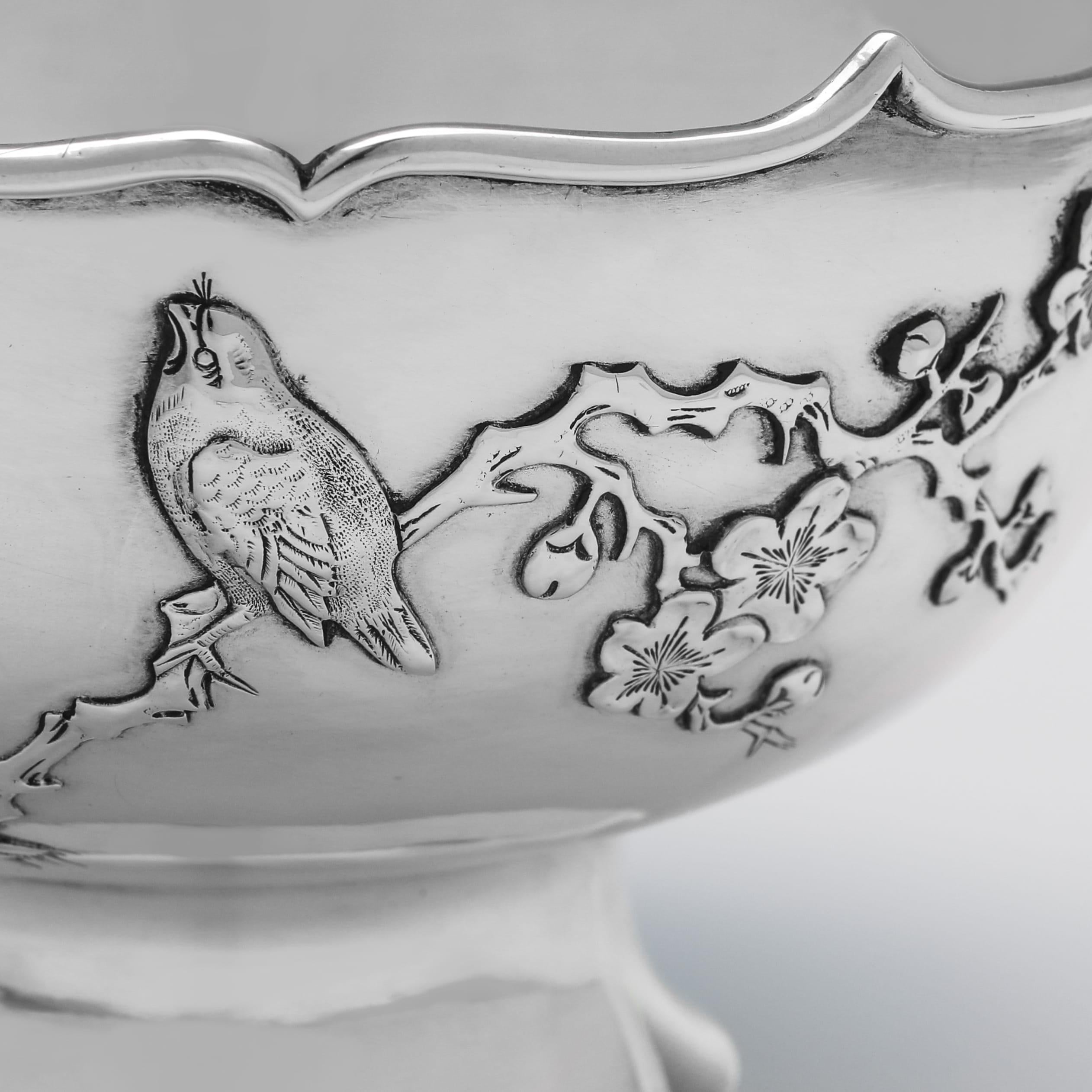 Elegant Antique Chinese Export Silver Bowl, circa 1910 (Silber) im Angebot