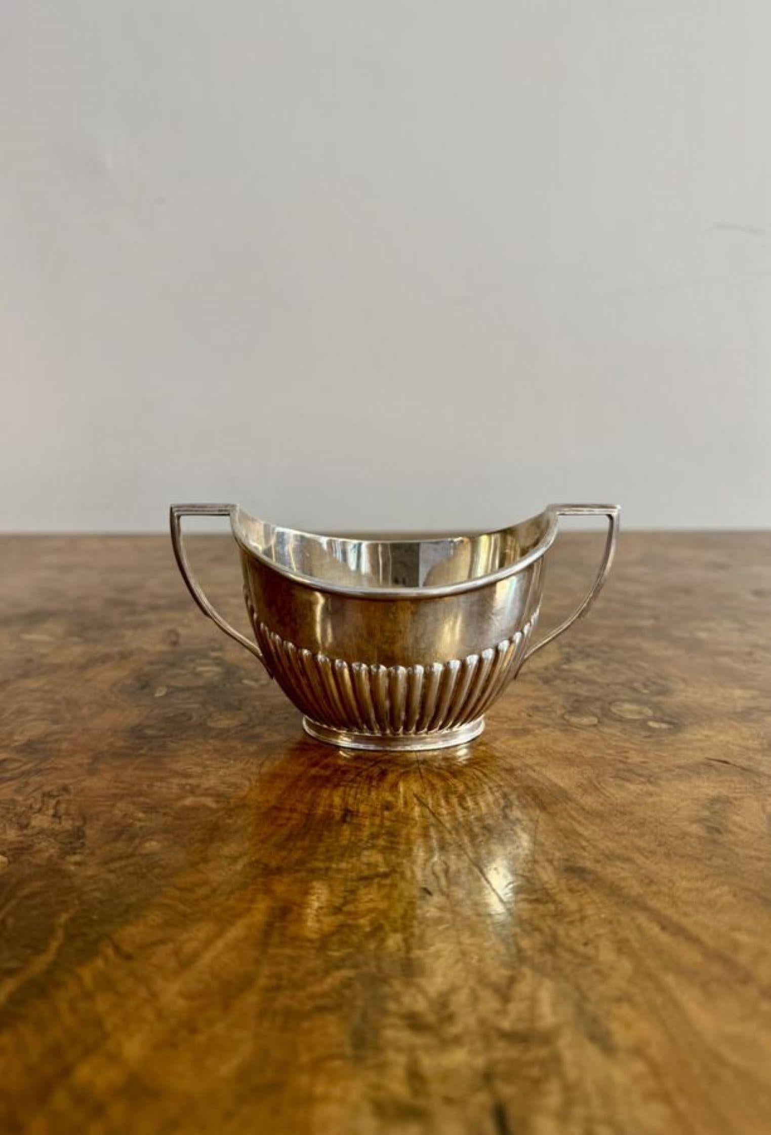 Elegant antique Edwardian quality silver plated four piece tea set and tray For Sale 2