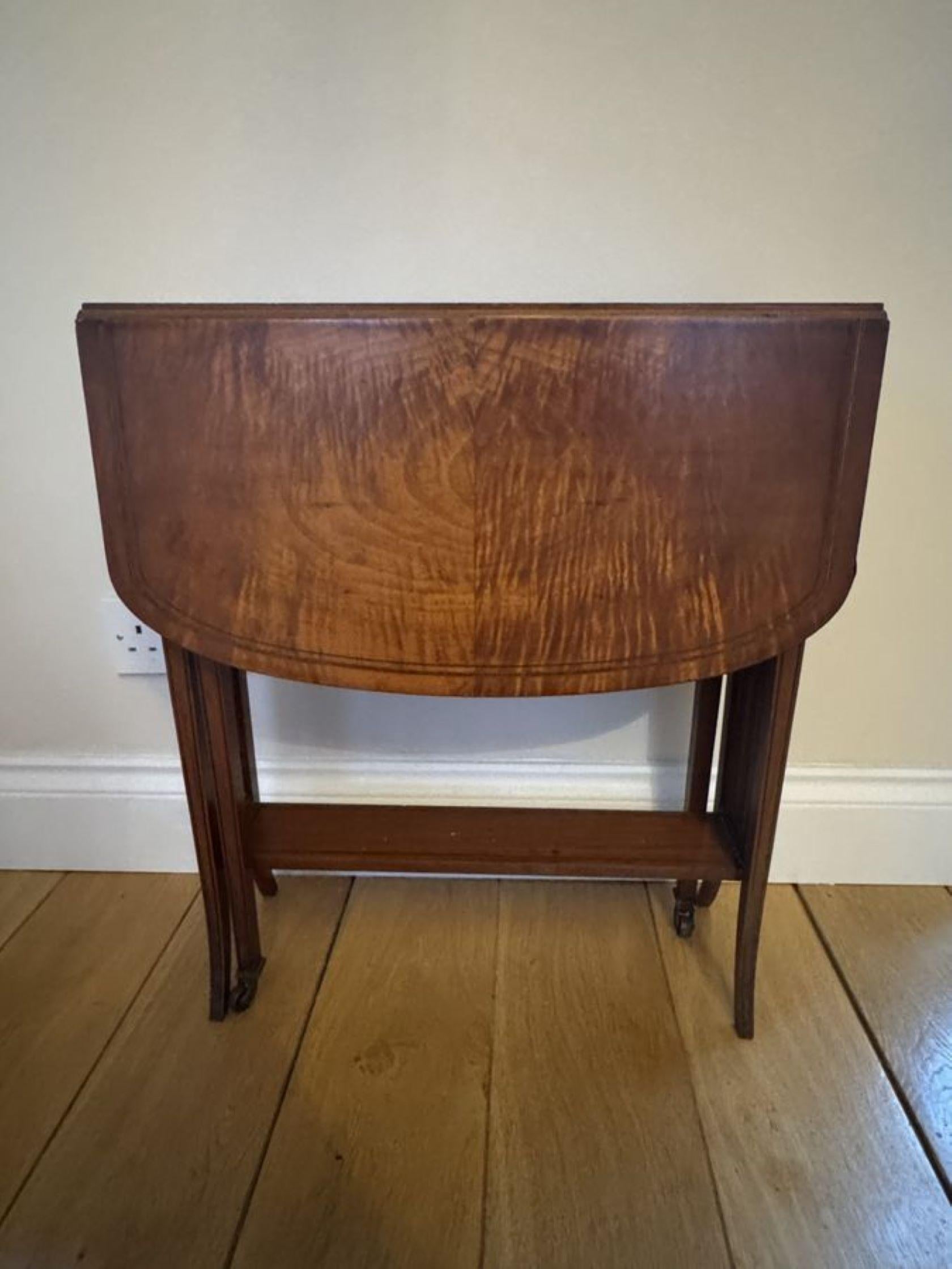 Elegant antique Edwardian Sutherland table by Maple & Co For Sale 1