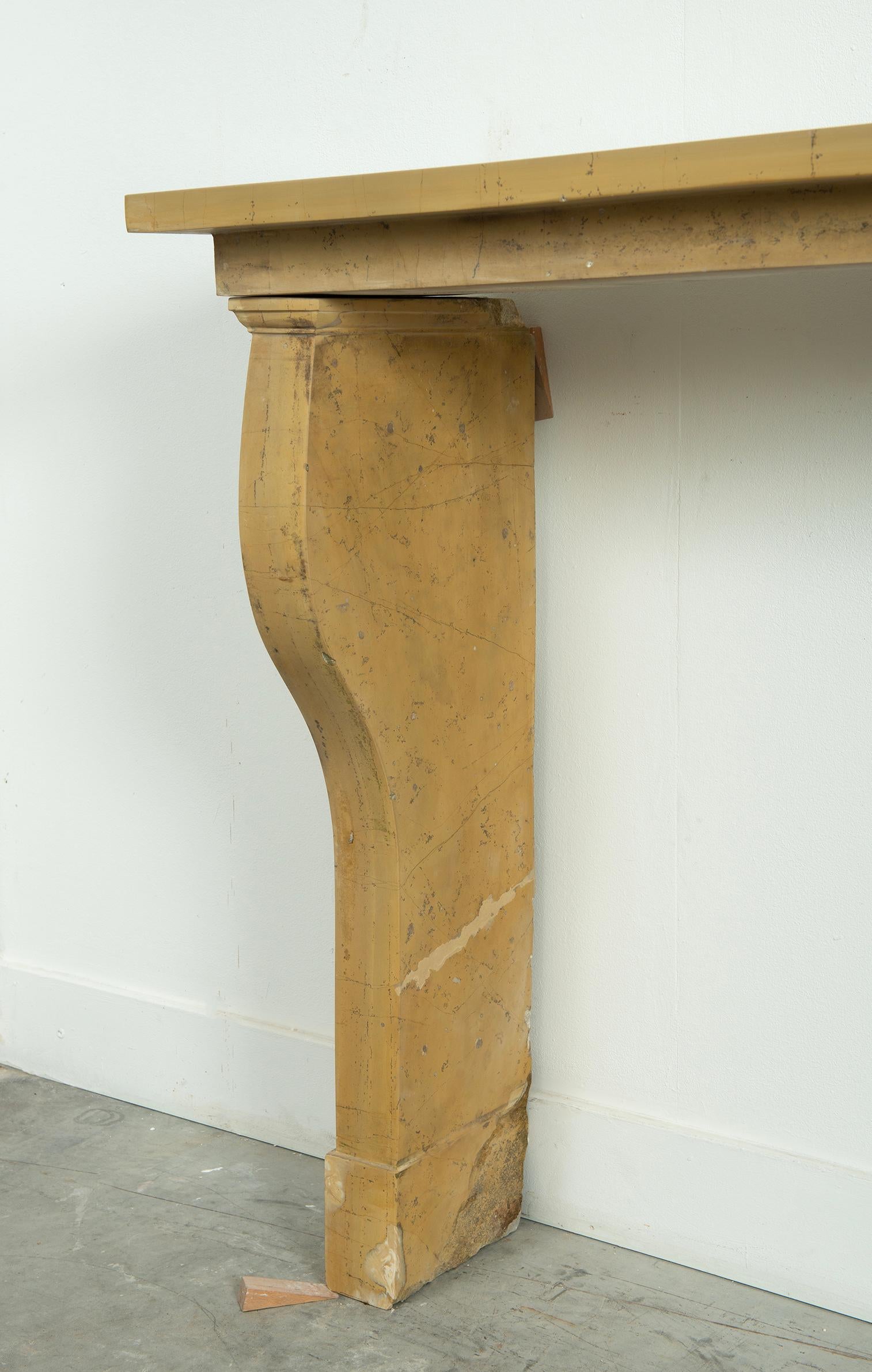 Elegant Antique Fireplace In Good Condition For Sale In Haarlem, Noord-Holland