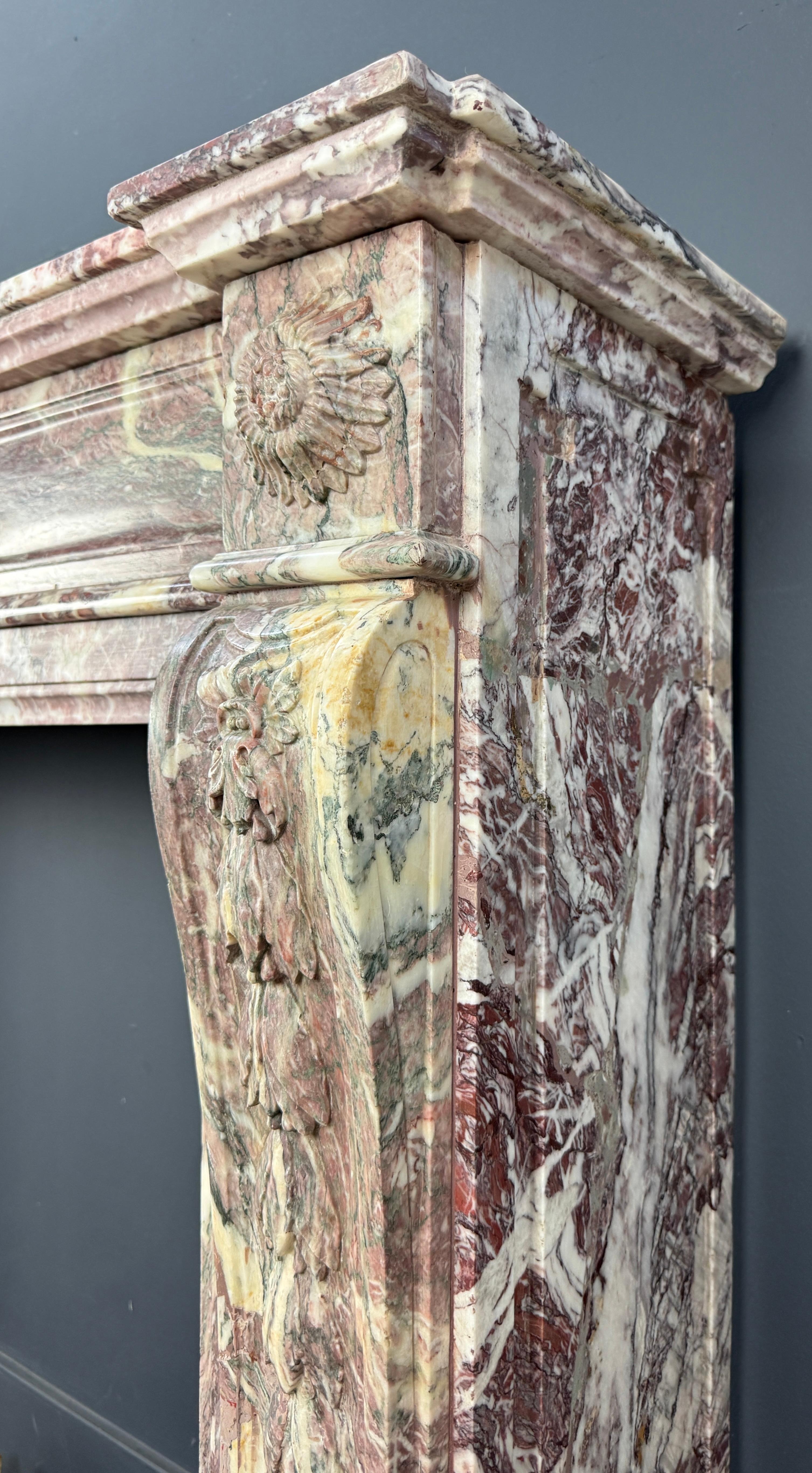 Elegante repisa de chimenea antigua de estilo clásico Luis XVI en venta 8