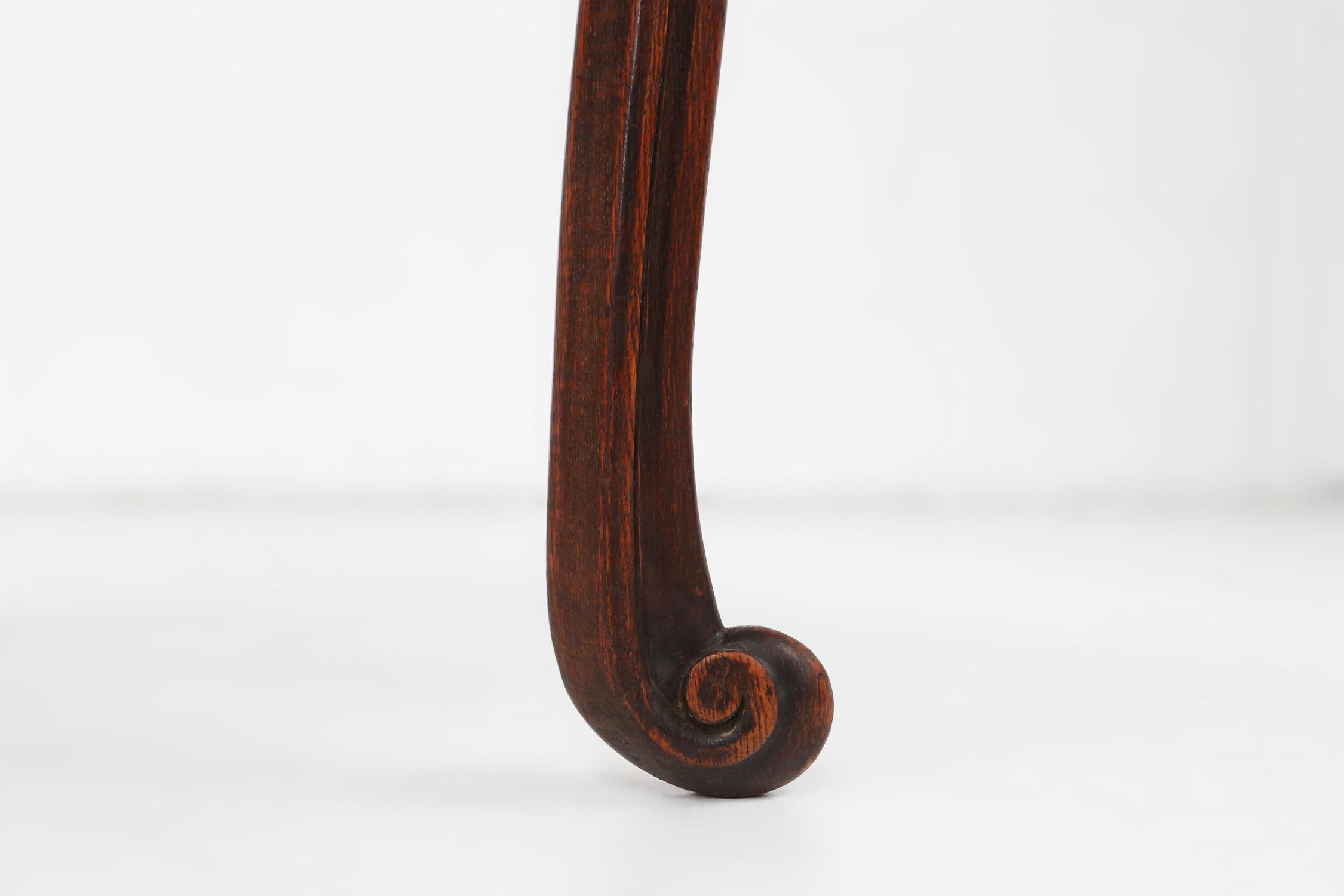 Élégante table à cartes française ancienne en bois avec 2 tiroirs, vers 1900 en vente 3