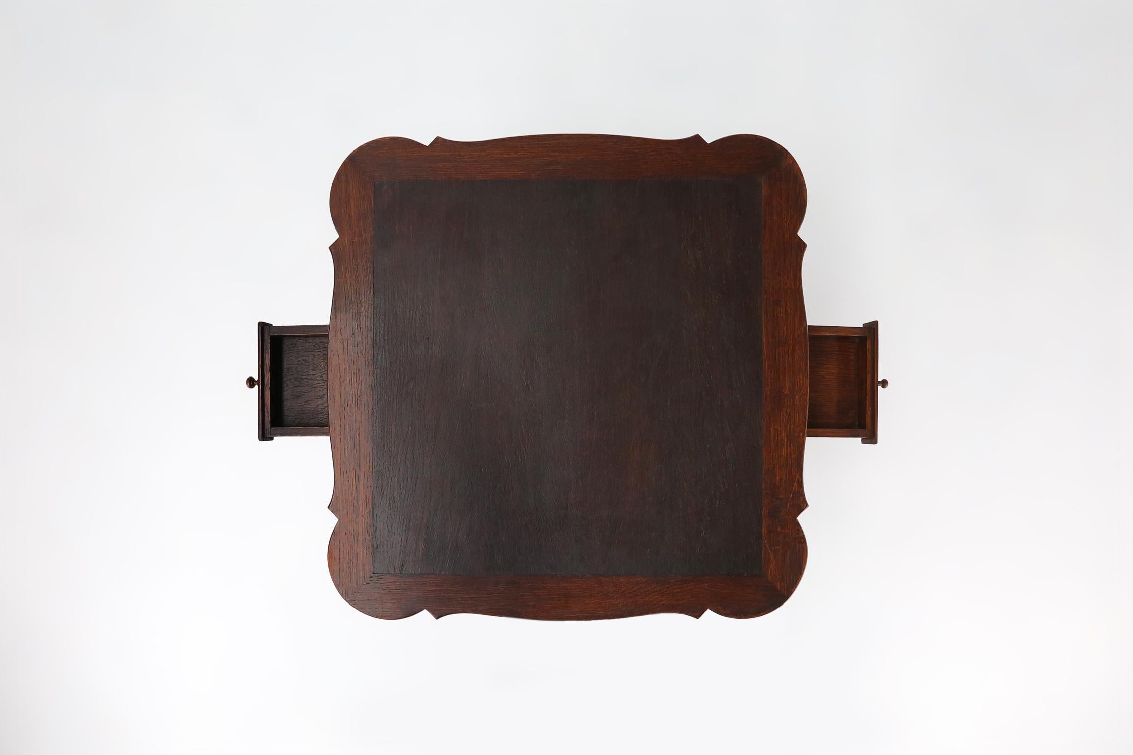 Français Élégante table à cartes française ancienne en bois avec 2 tiroirs, vers 1900 en vente