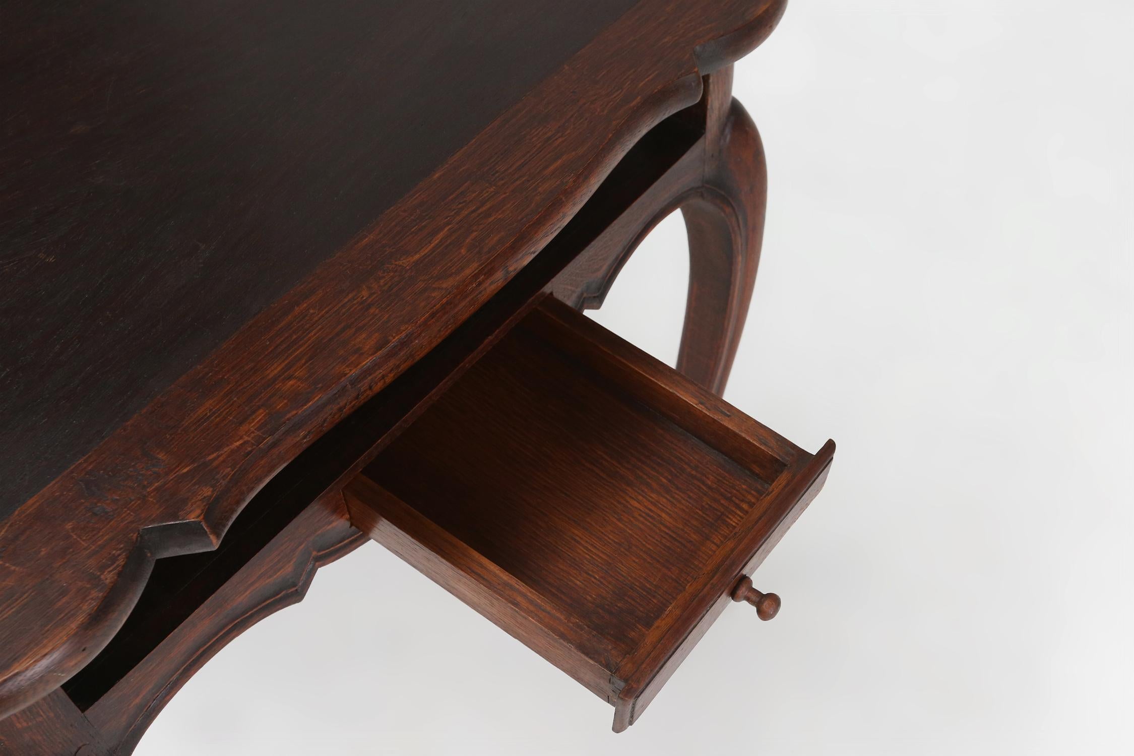 Élégante table à cartes française ancienne en bois avec 2 tiroirs, vers 1900 Bon état - En vente à Meulebeke, BE