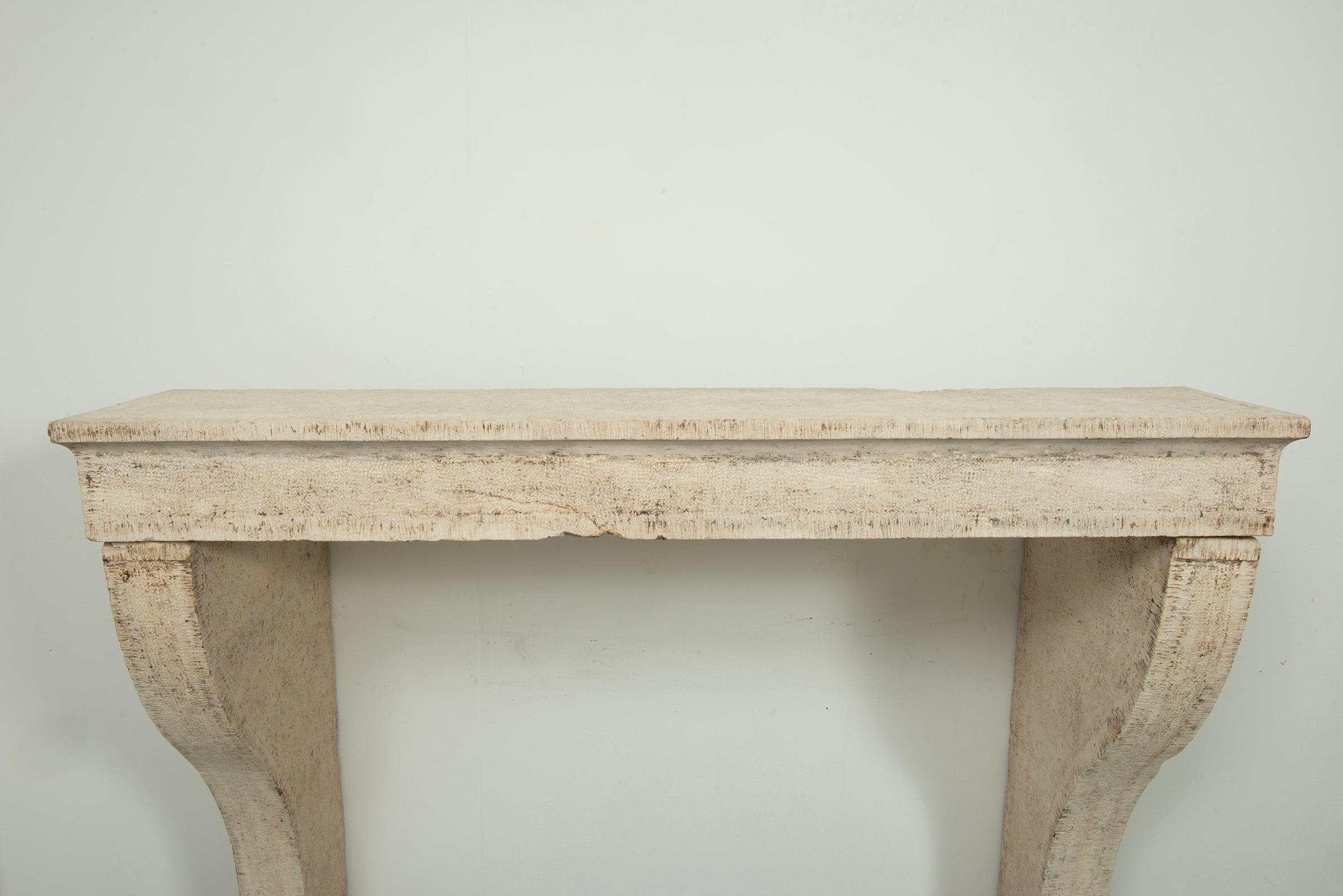 Elegante repisa de chimenea de piedra caliza Antique French en venta 13