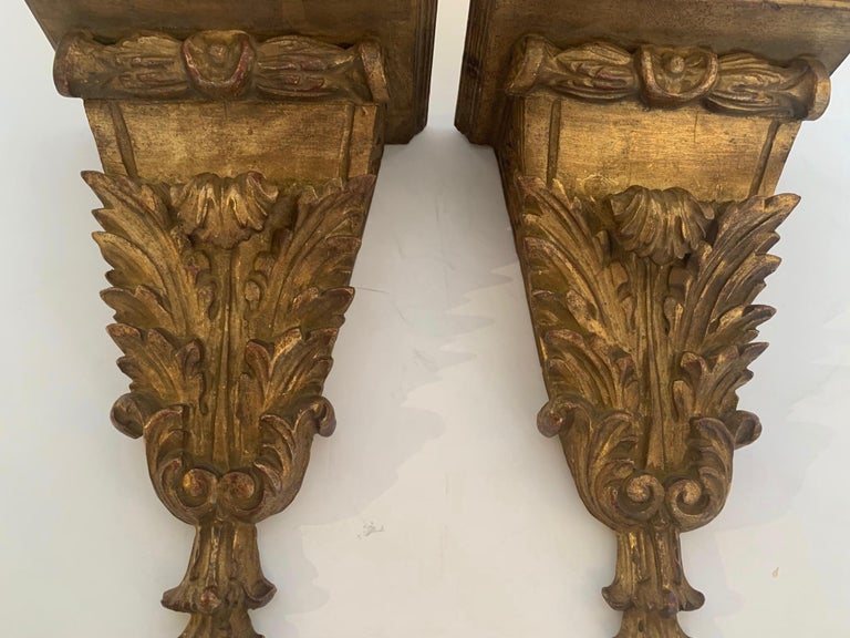 Elegant Antique Pair of Carved and Gilded French Wall Brackets For Sale