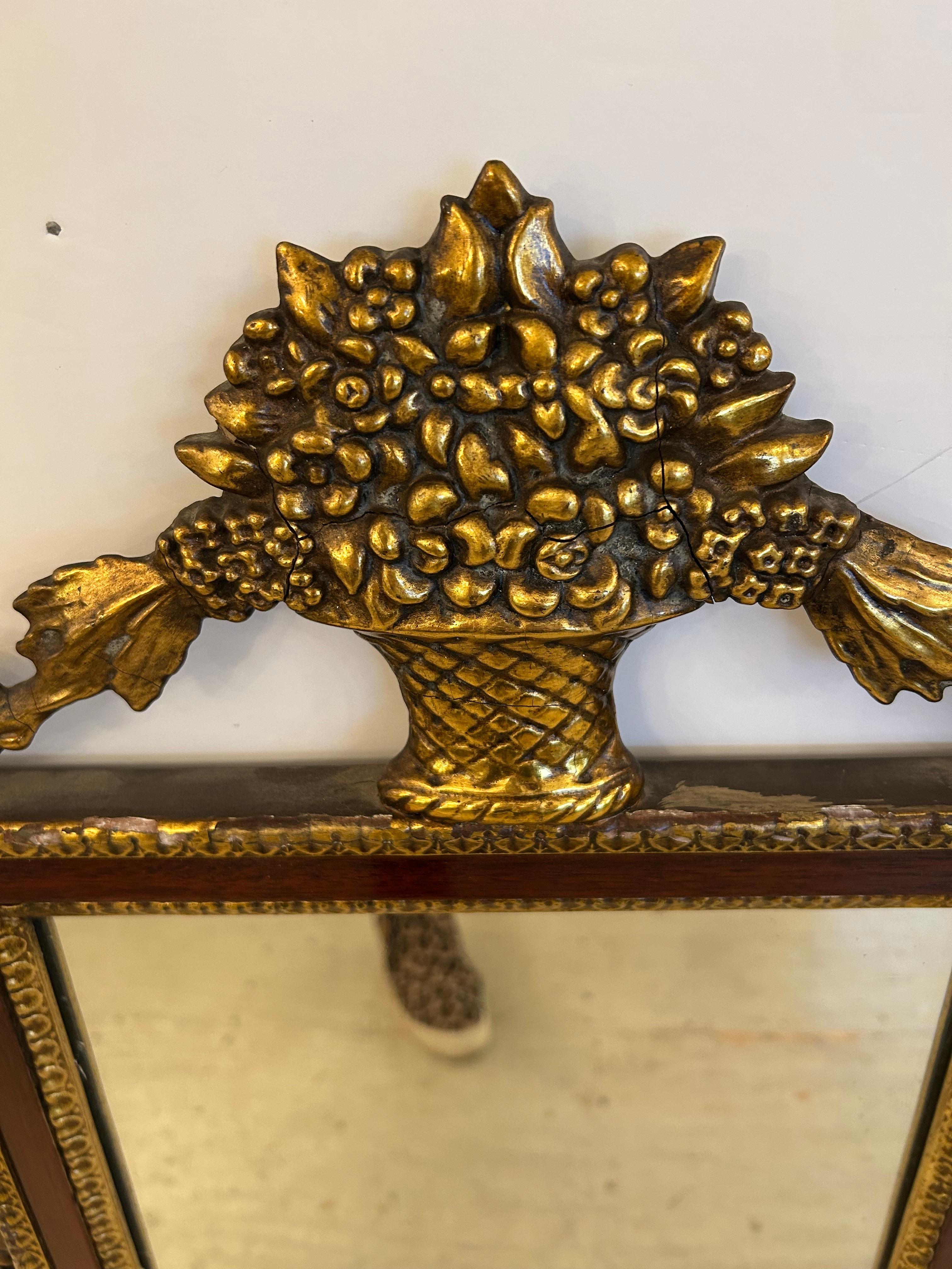 Elegant Antique Regency Mirror with Gilding and Flower Basket For Sale 1