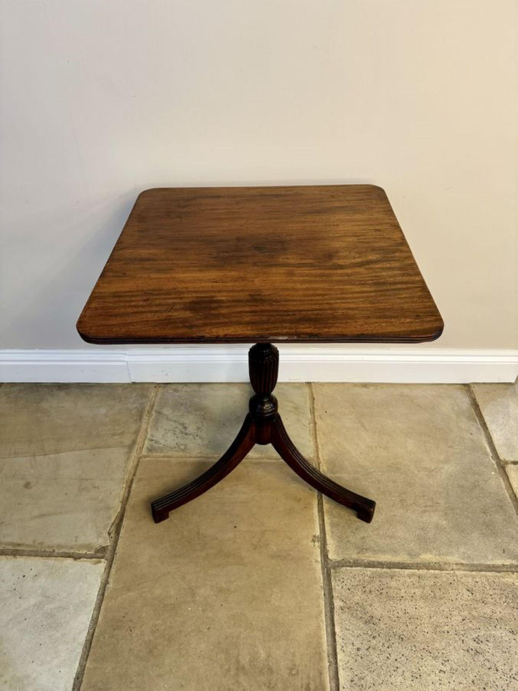 19th Century Elegant antique Regency quality mahogany lamp table  For Sale