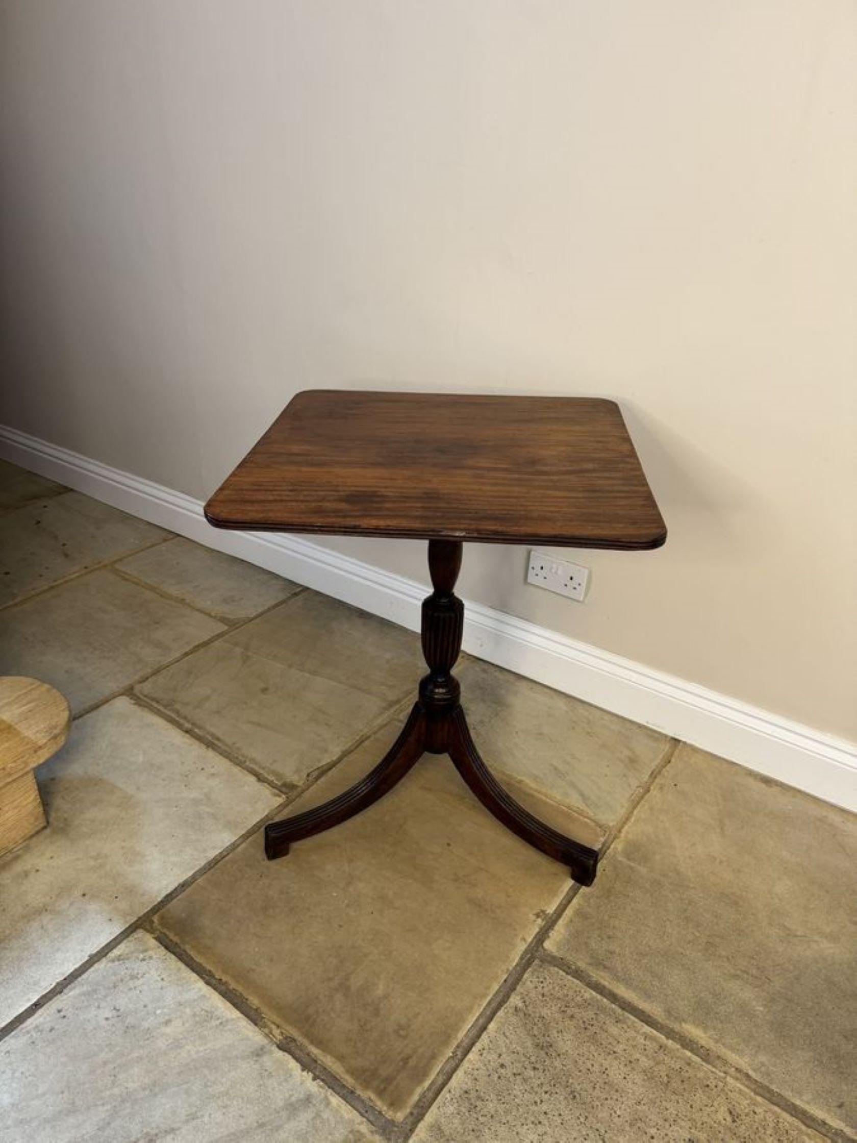 Elegant antique Regency quality mahogany lamp table  For Sale 2