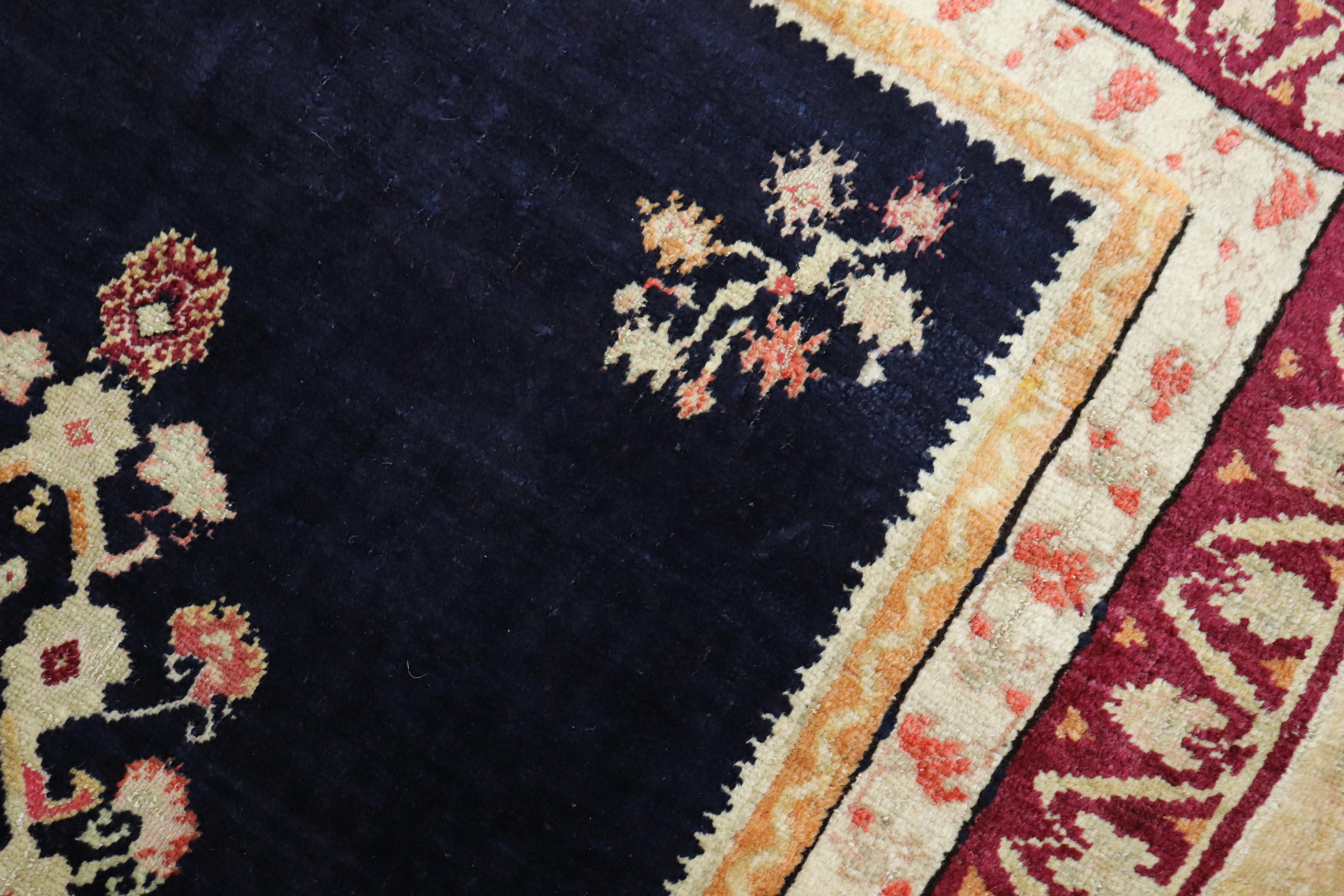 19th Century Elegant Antique Turkish Ghiordes Floral Rug, Early 20th Century For Sale