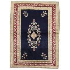 Élégant tapis turc ancien à fleurs Ghiordes, début du XXe siècle