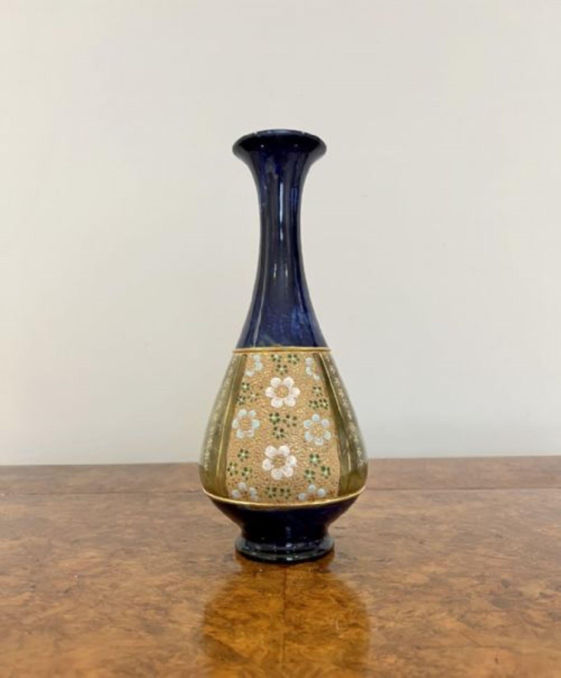 Vittoriano Eleganza dell'antico vaso vittoriano Doulton in vendita