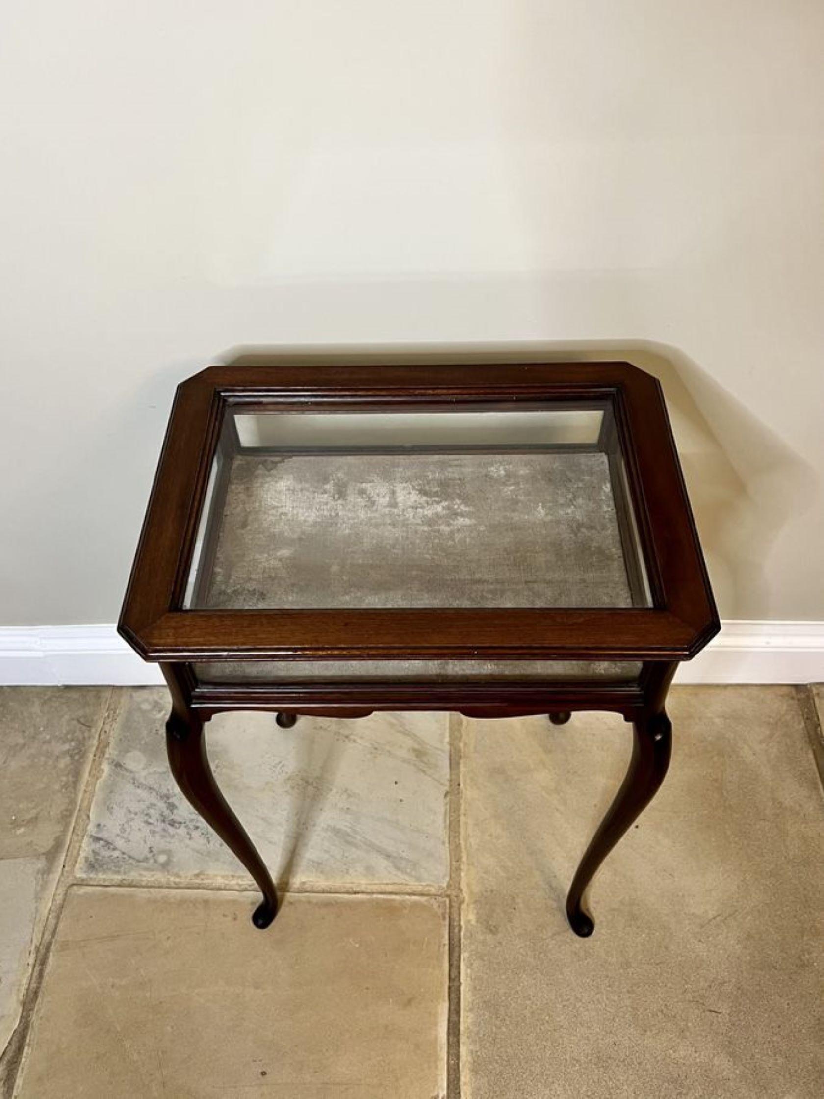 Victorian Elegant Antique victorian mahogany Bijouterie display cabinet  For Sale