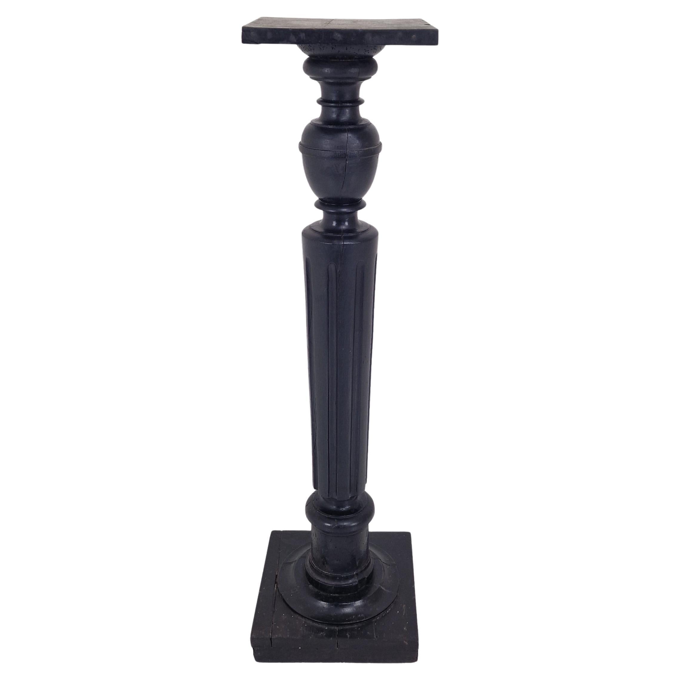 Elegant Antique Wooden Pedestal – 19th Century French Craftsmanship