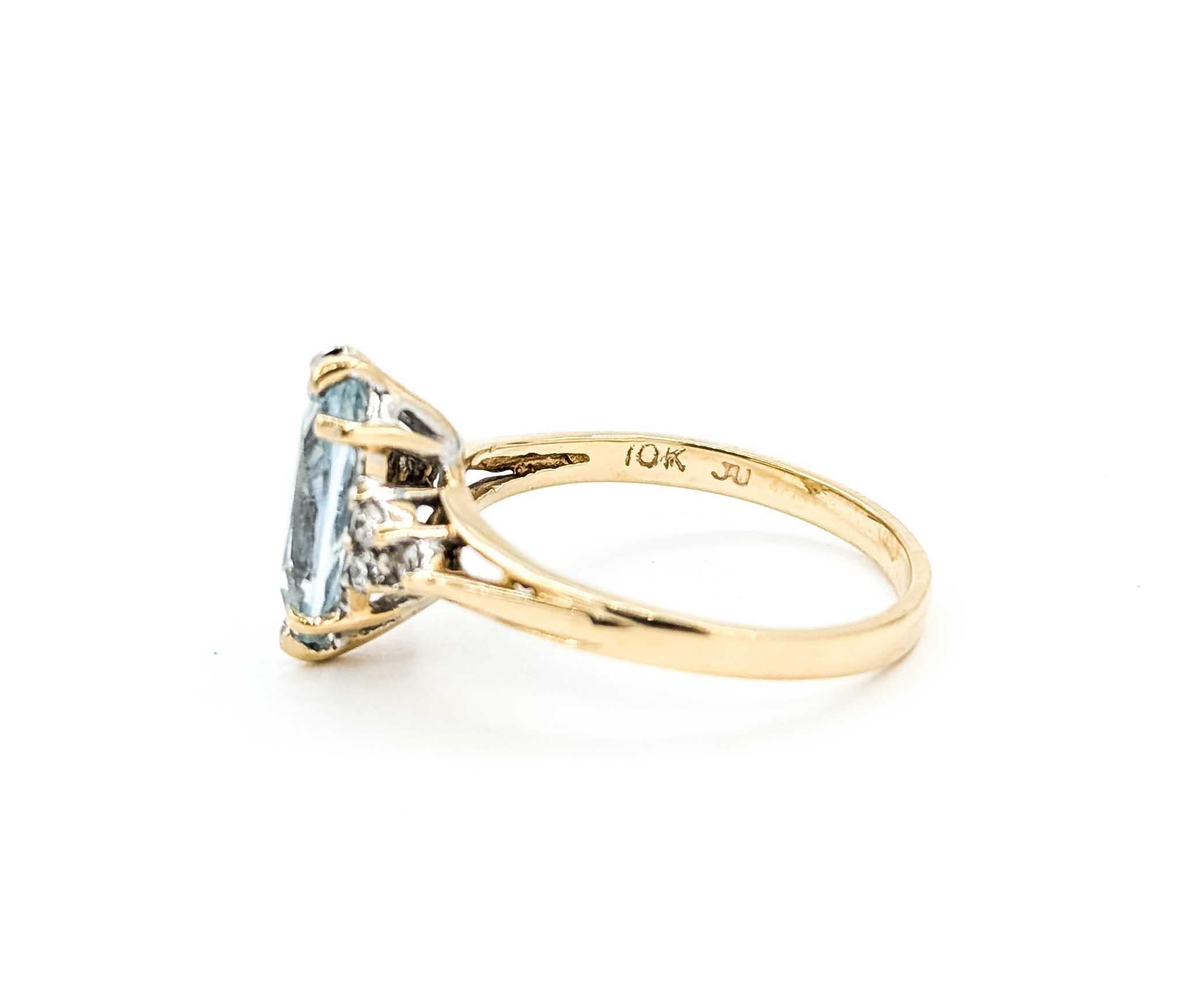 Anello Eleg con acquamarina e diamanti in oro giallo 10k in vendita 3