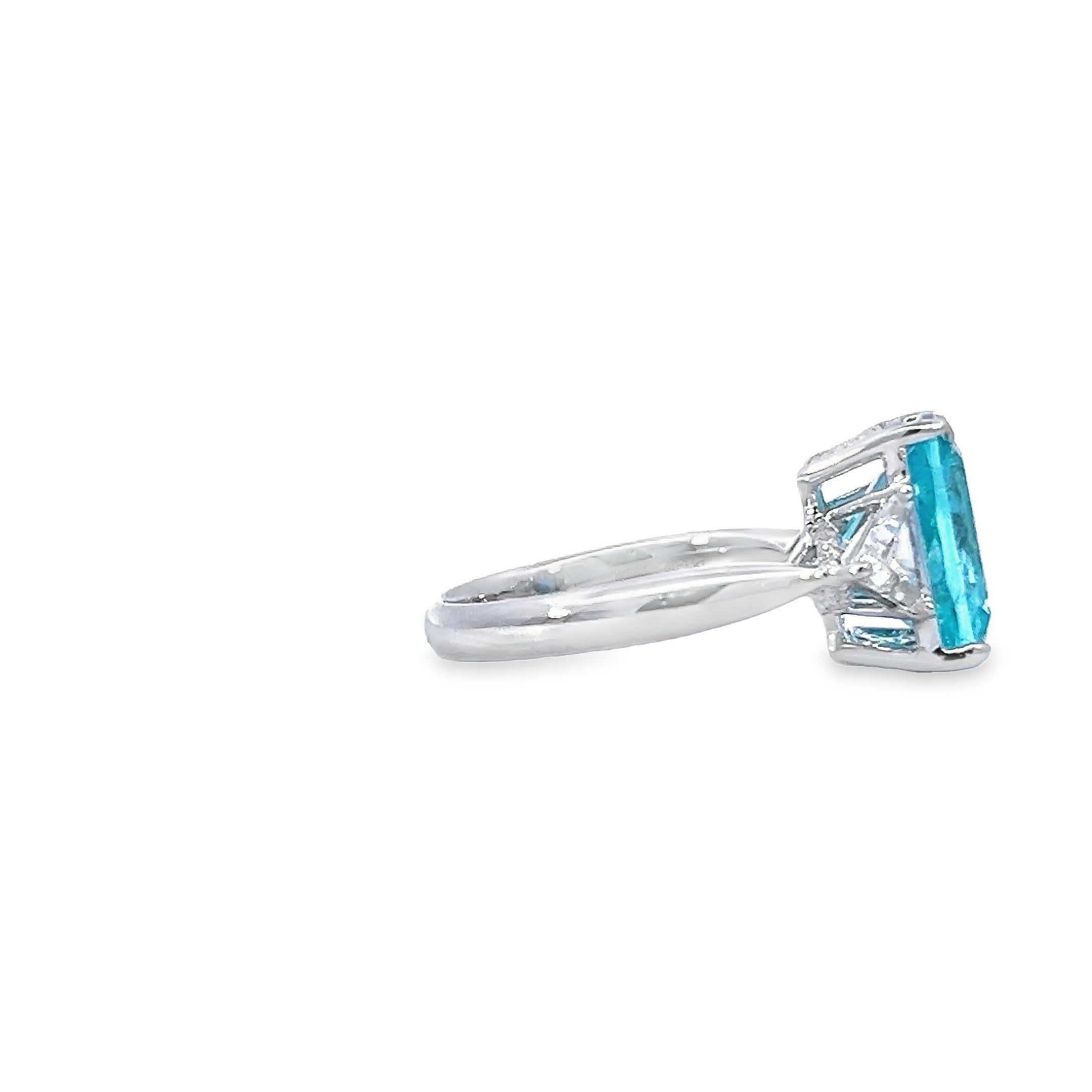Anello con acquamarina elegante In condizioni Nuovo in vendita a Great Neck Plaza, NY