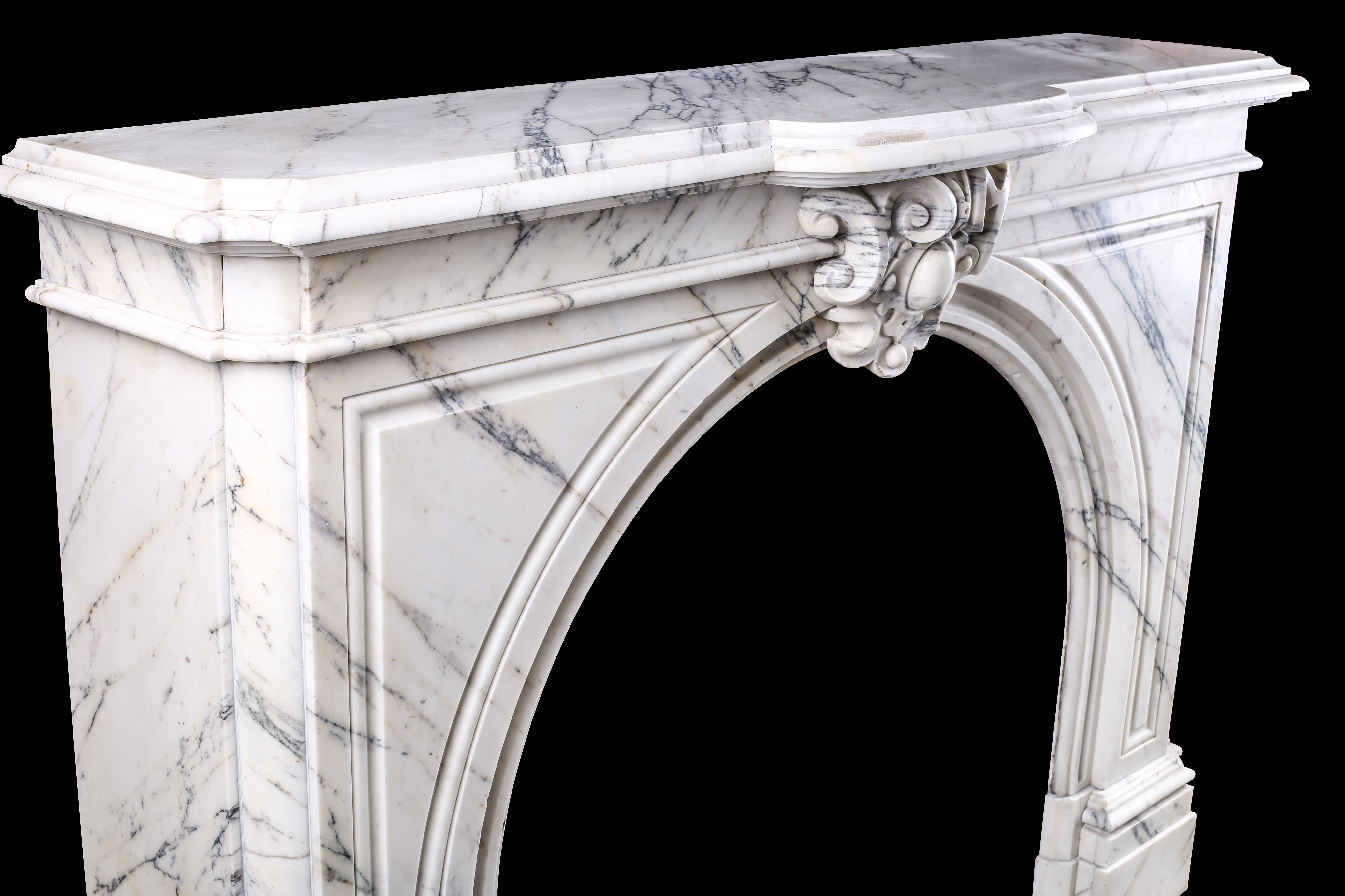 Elegant Arched Pavonazza Marble Antique Chimneypiece, Belgian Mid-19th Century For Sale 2