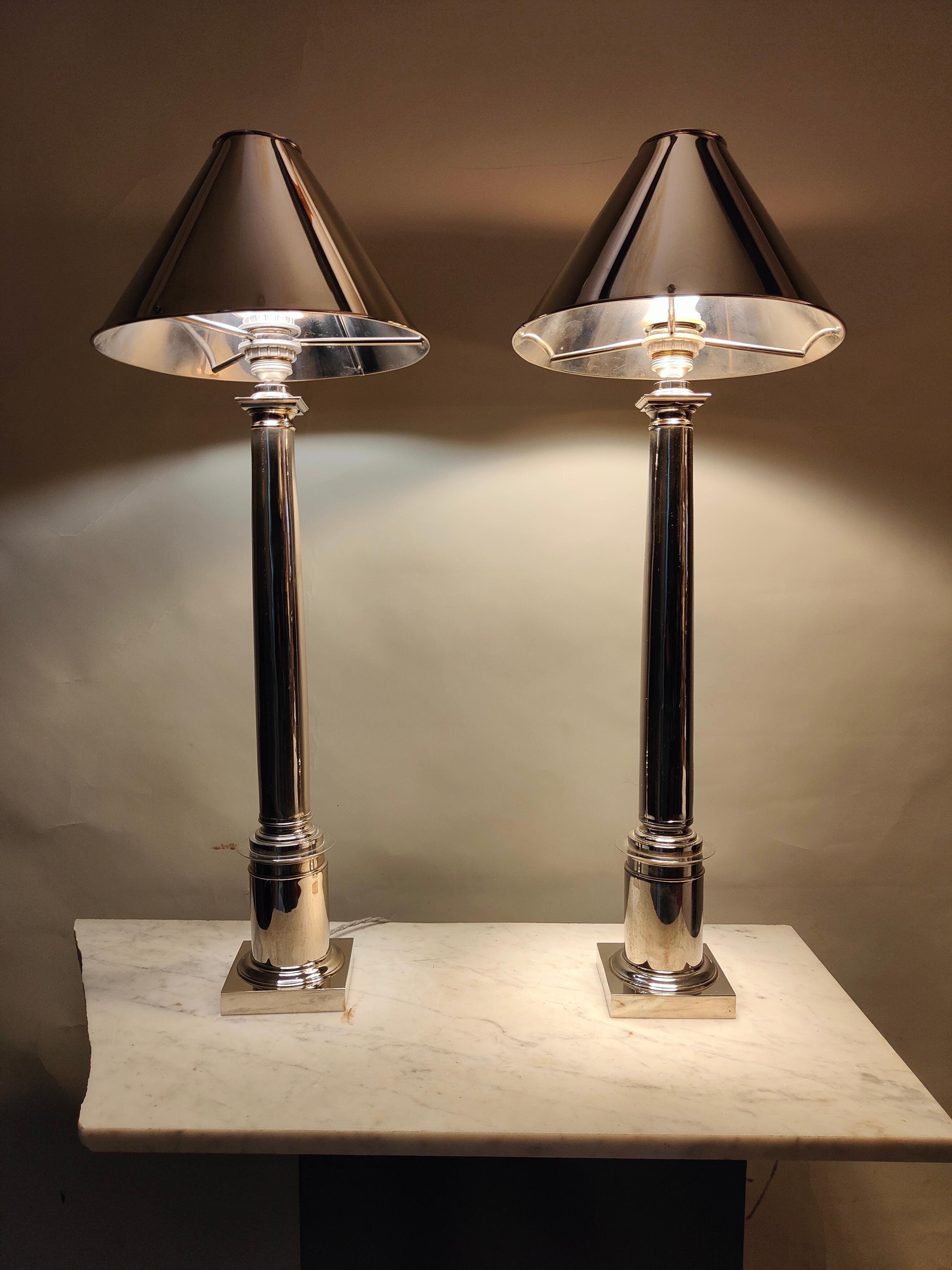 Elegant Architectural Design Bronze Lamps from the 1970s For Sale 6