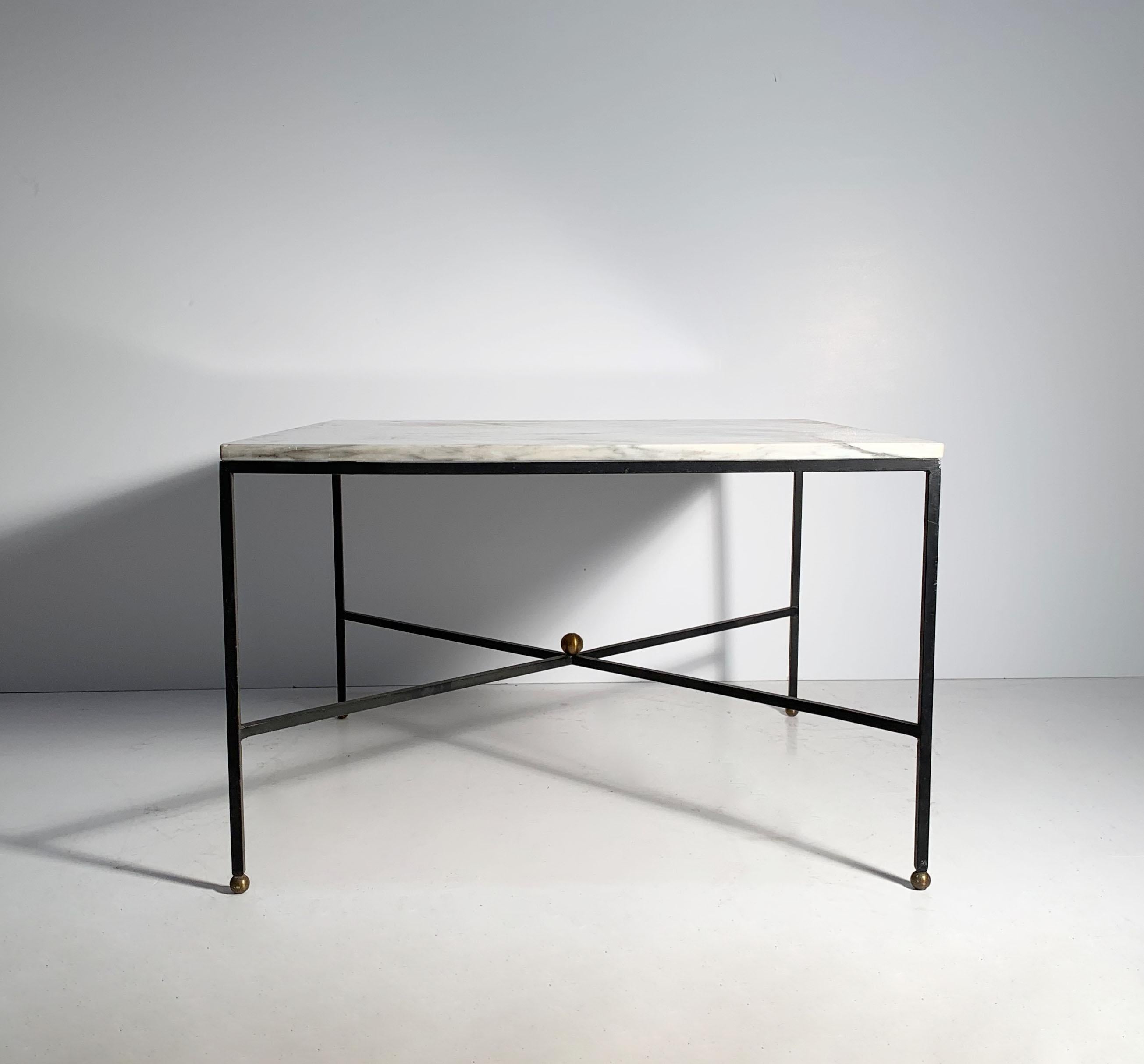 italien Elegance Architectural Modern Mid-Century Modern Italian Iron and Marble Coffee Table (table basse en fer et marbre) en vente