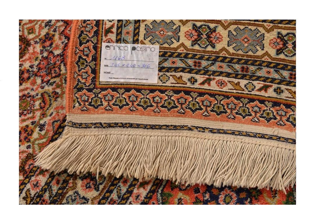 Vintage Armenian important carpet: perfect, large, elegant, robust and with an interesting proce for closing activities.
Its colors fit easily everywhere.