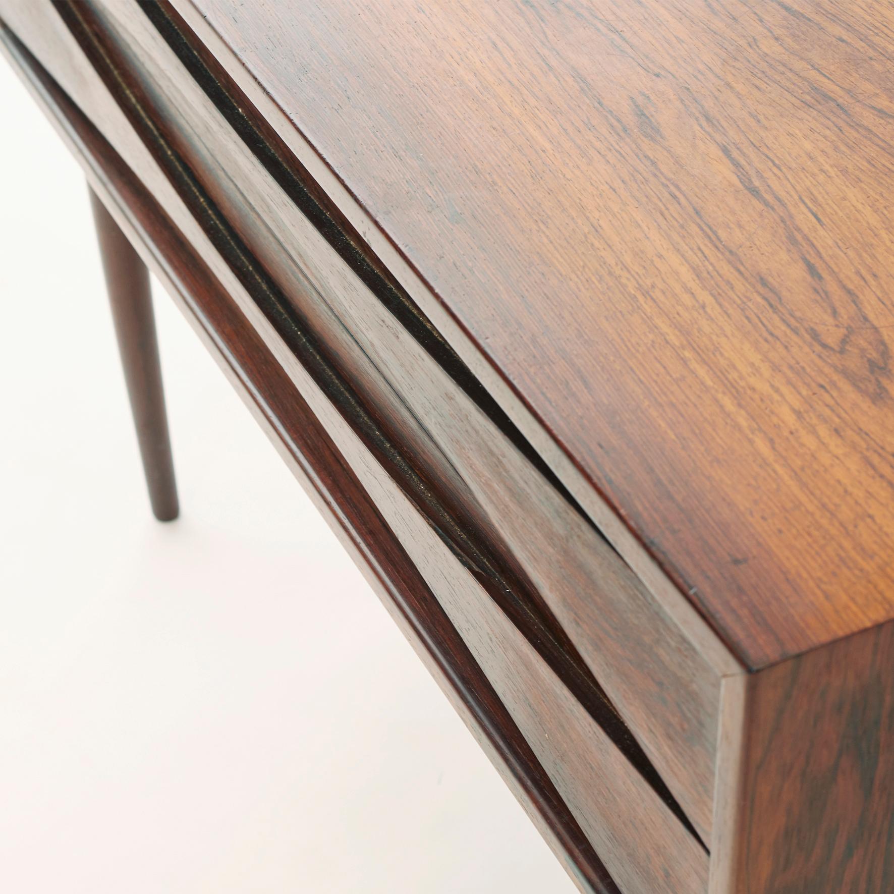 Mid-Century Modern Elegant Arne Vodder Rosewood Side Table / Small Chest of Drawers