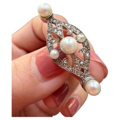 Antique Elegant Art Deco 18K White Gold Diamond Pearl Brooch