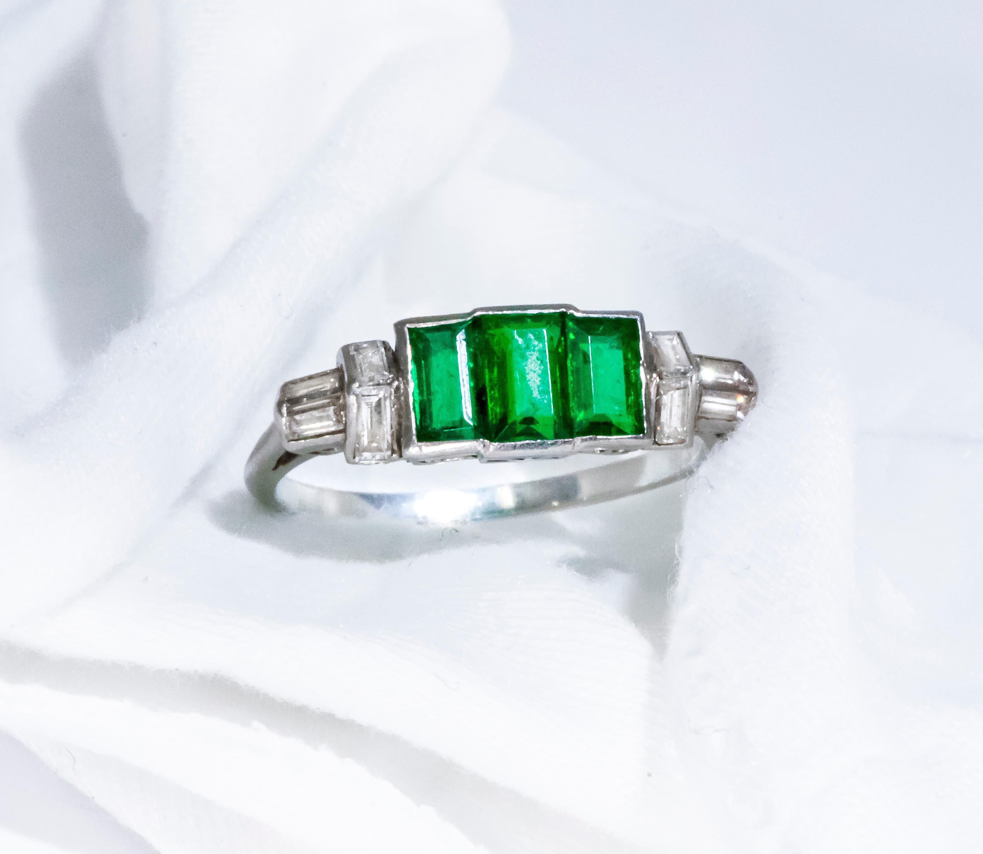 Elegant Art Deco 1920s Platinum 2 Ct Emerald Cut Emerald & Diamond Trilogy Ring 6