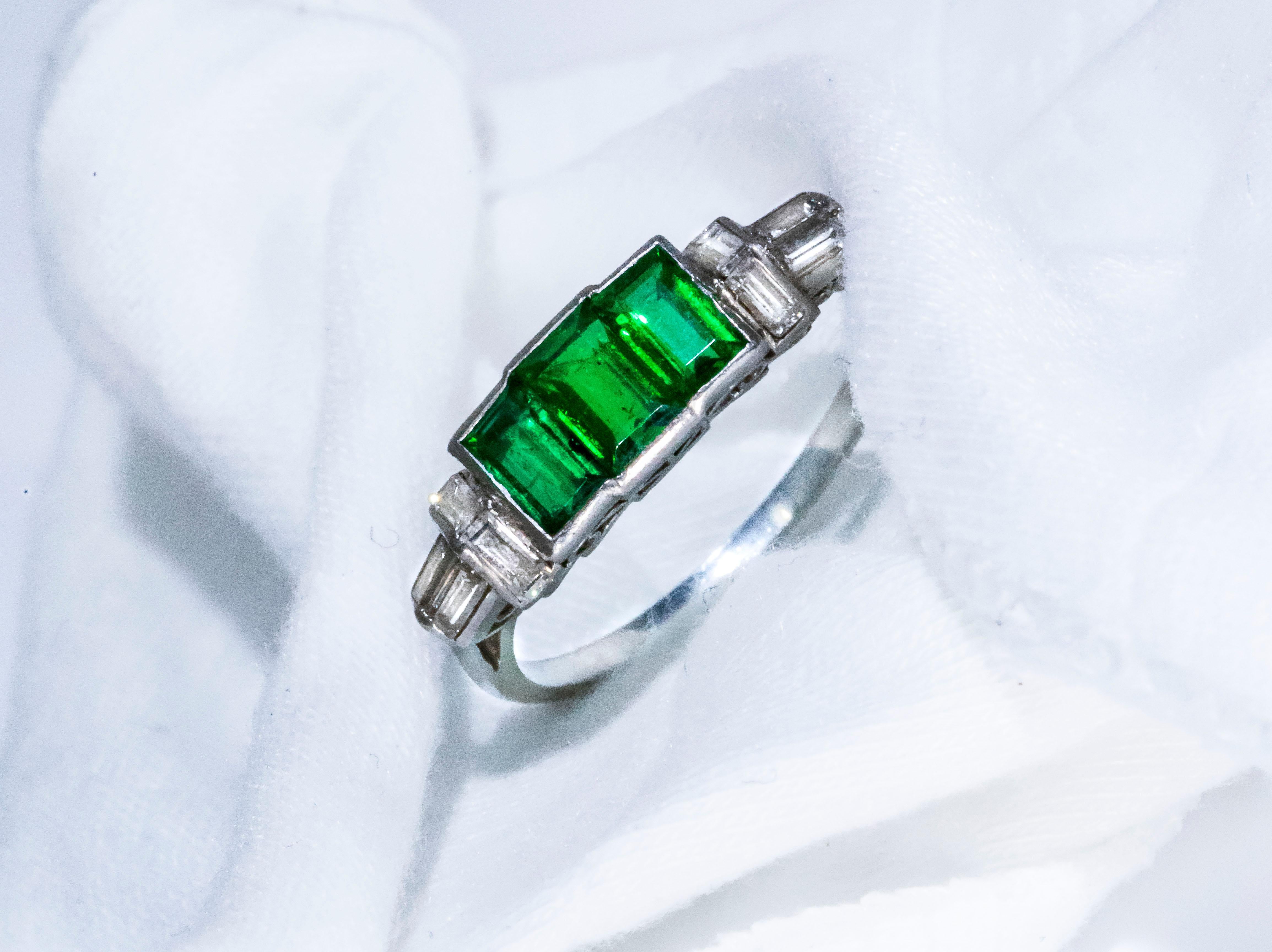 Elegant Art Deco 1920s Platinum 2 Ct Emerald Cut Emerald & Diamond Trilogy Ring 9