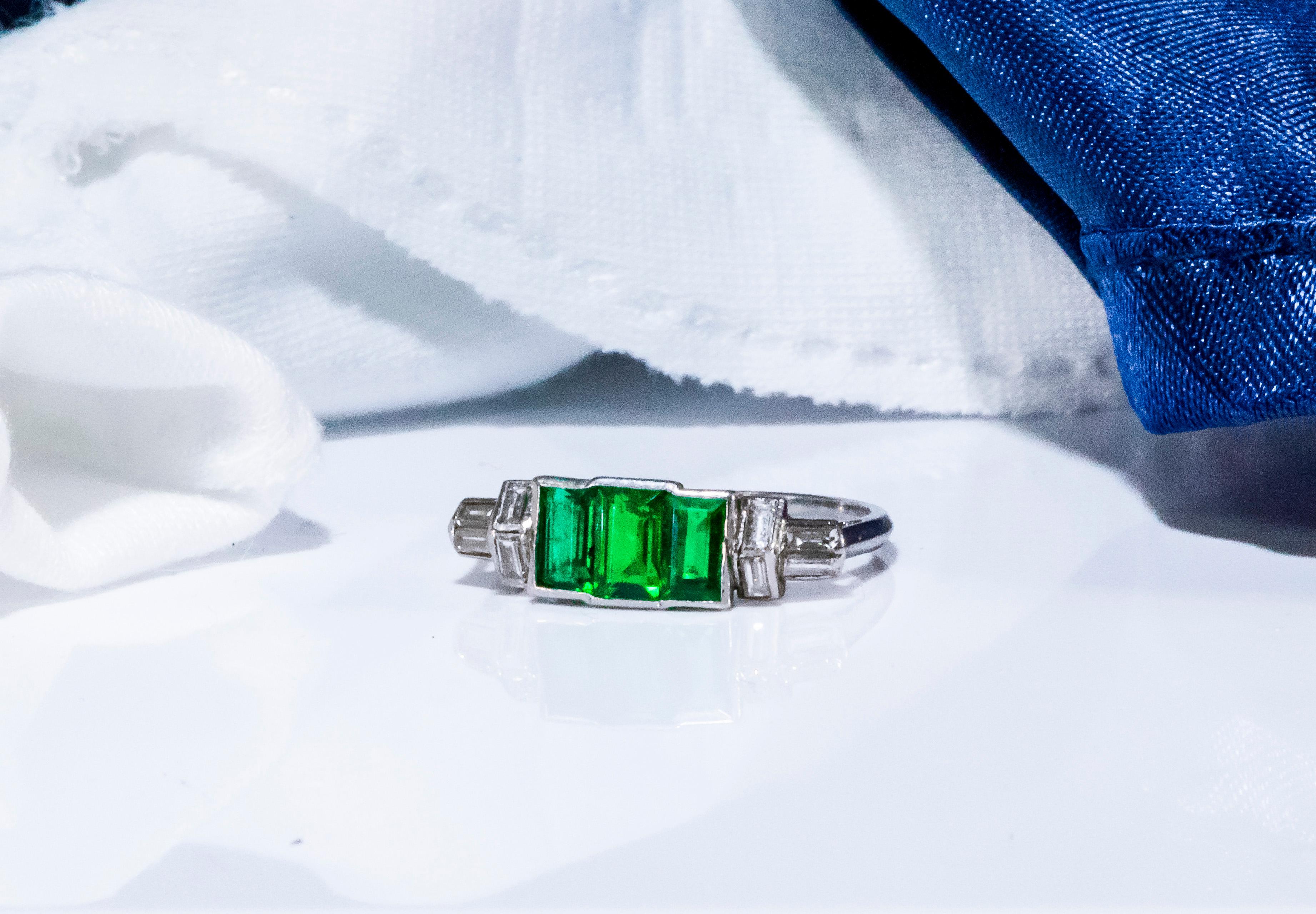 Elegant Art Deco 1920s Platinum 2 Ct Emerald Cut Emerald & Diamond Trilogy Ring 11