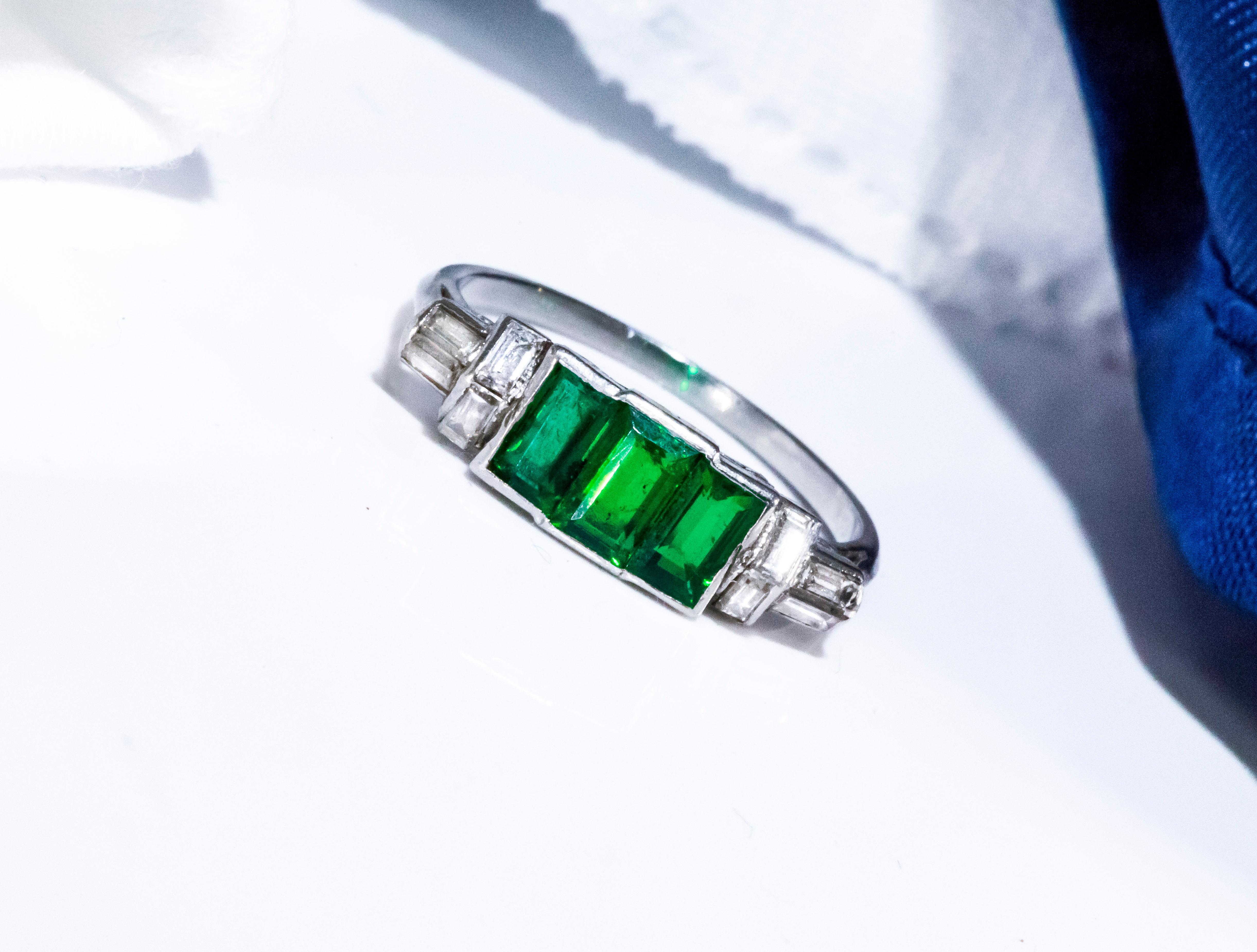 Elegant Art Deco 1920s Platinum 2 Ct Emerald Cut Emerald & Diamond Trilogy Ring 12