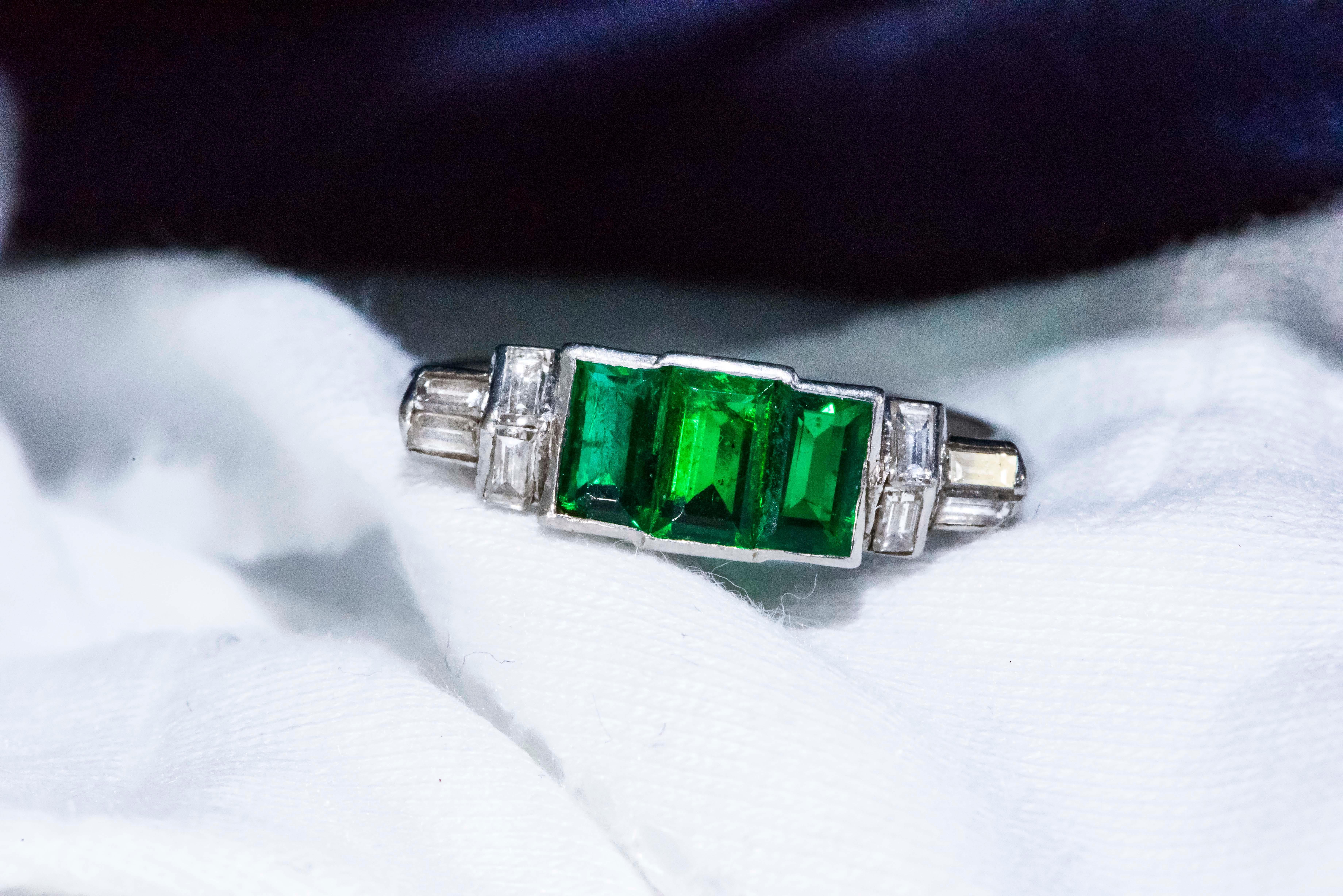 Elegant Art Deco 1920s Platinum 2 Ct Emerald Cut Emerald & Diamond Trilogy Ring 13