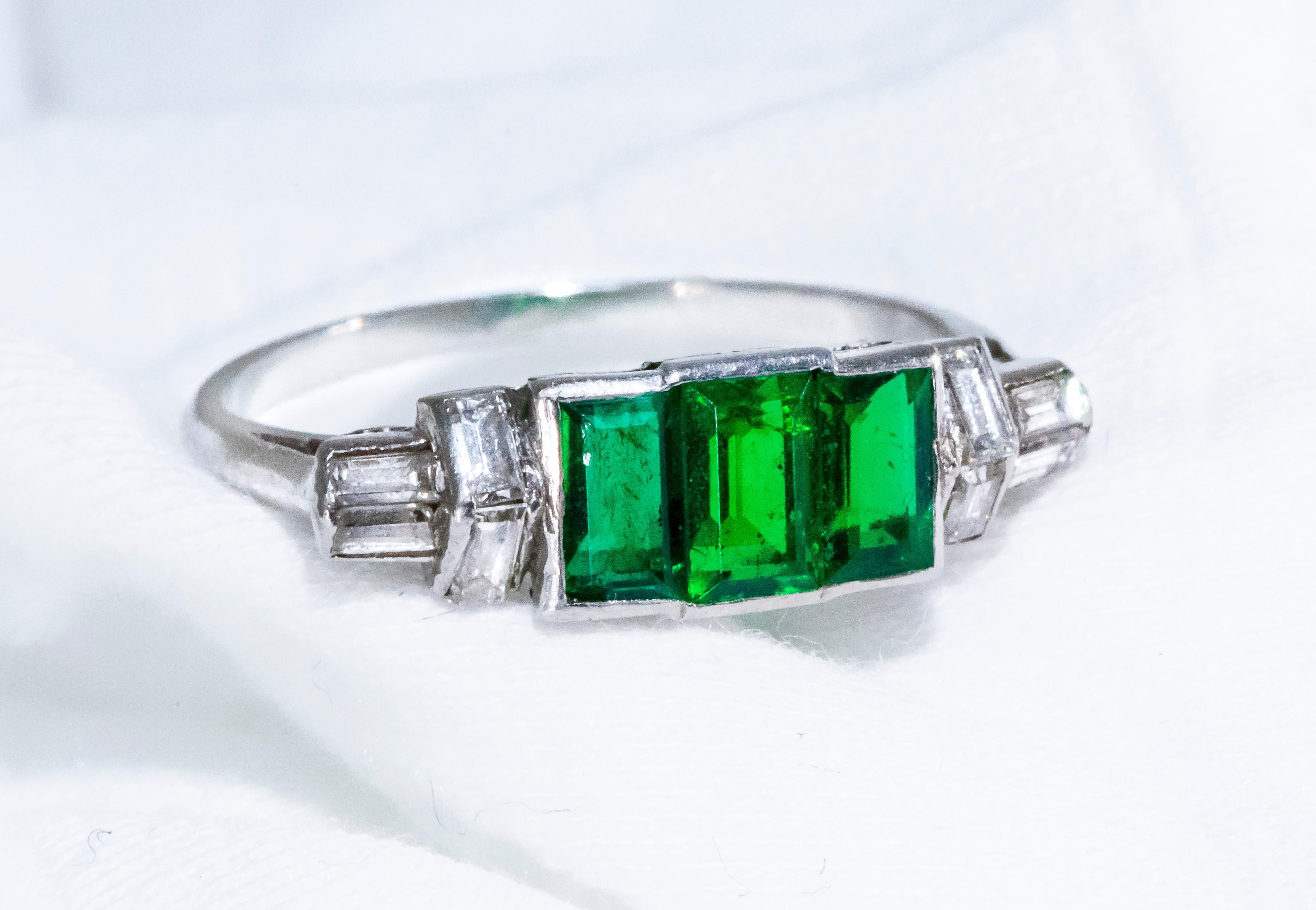 Women's or Men's Elegant Art Deco 1920s Platinum 2 Cts Emerald Cut Emerald & Diamond Trilogy Ring
