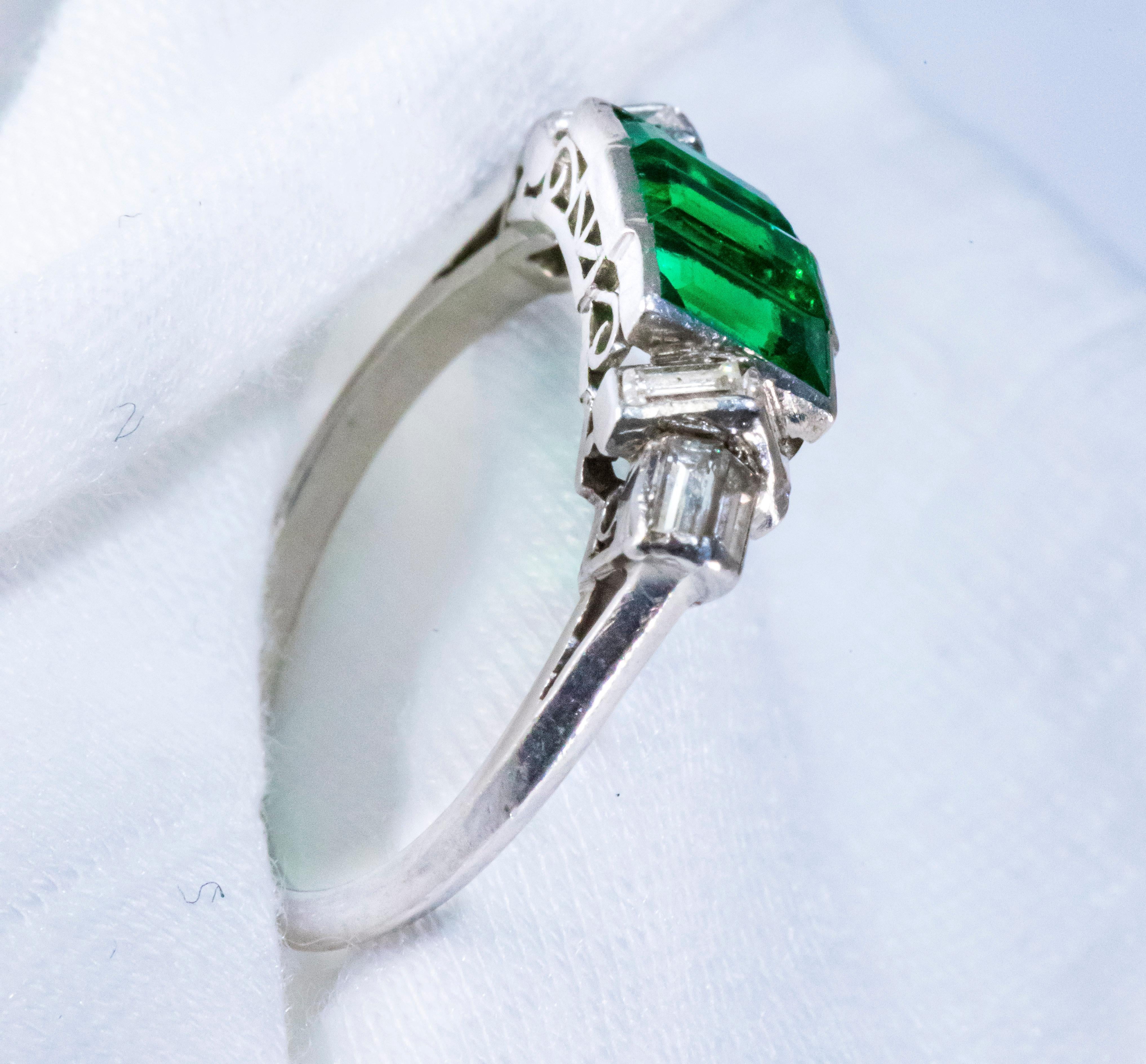 Elegant Art Deco 1920s Platinum 2 Ct Emerald Cut Emerald & Diamond Trilogy Ring 4