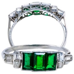 Elegant Art Deco 1920s Platinum 2 Cts Emerald Cut Emerald & Diamond Trilogy Ring