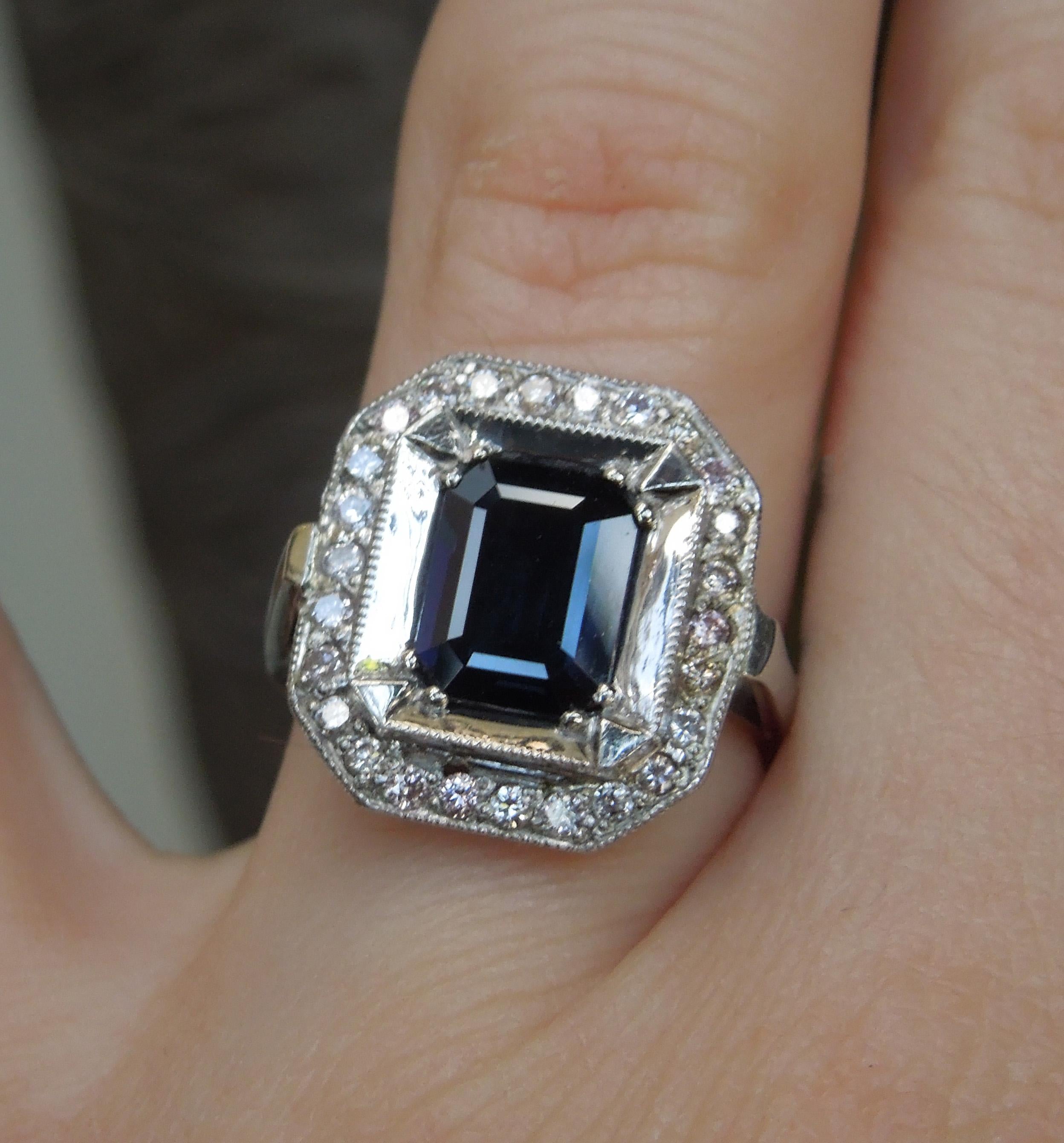 Women's Elegant Art Deco 2.85 Carat Sapphire and Pink Diamond Ring For Sale