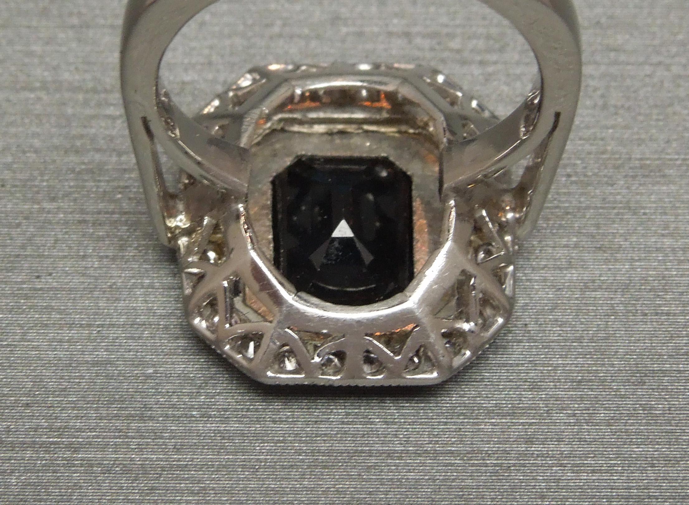 Elegant Art Deco 2.85 Carat Sapphire and Pink Diamond Ring For Sale 3