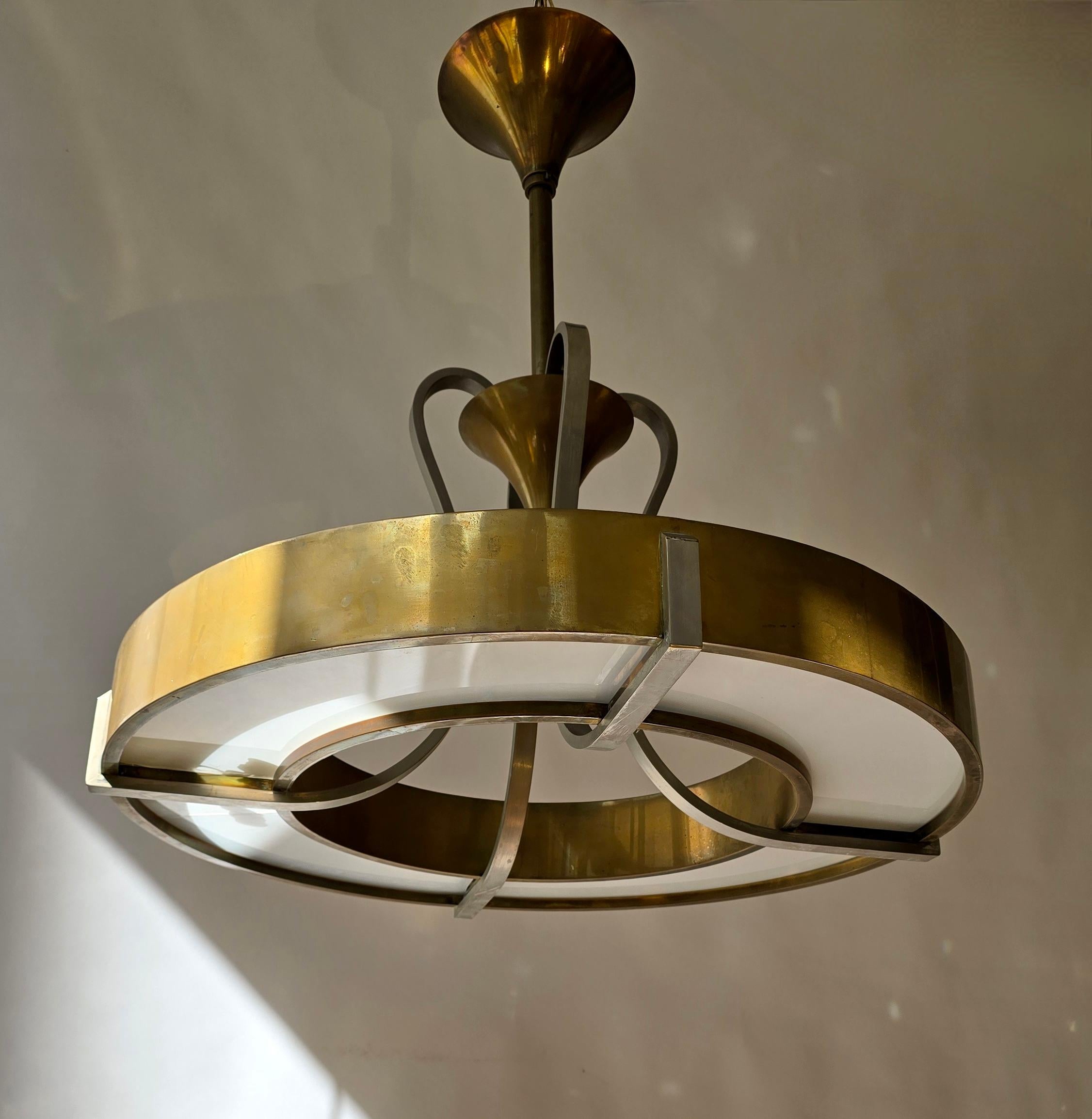 Elegant Art Deco and Bauhaus Brass and Opaline Glass Chandelier In Good Condition For Sale In Antwerp, BE