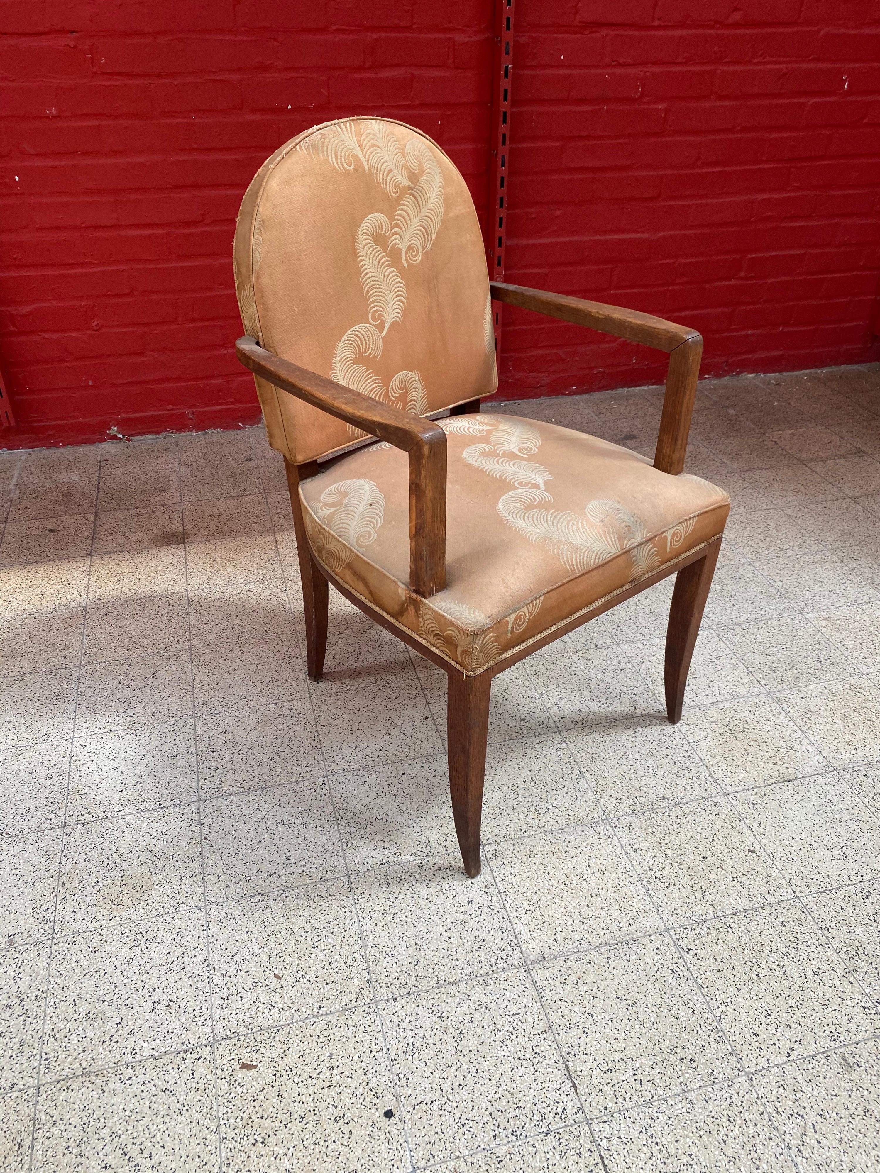 Elegant Art Deco Armchair in Oak, circa 1930  For Sale 1