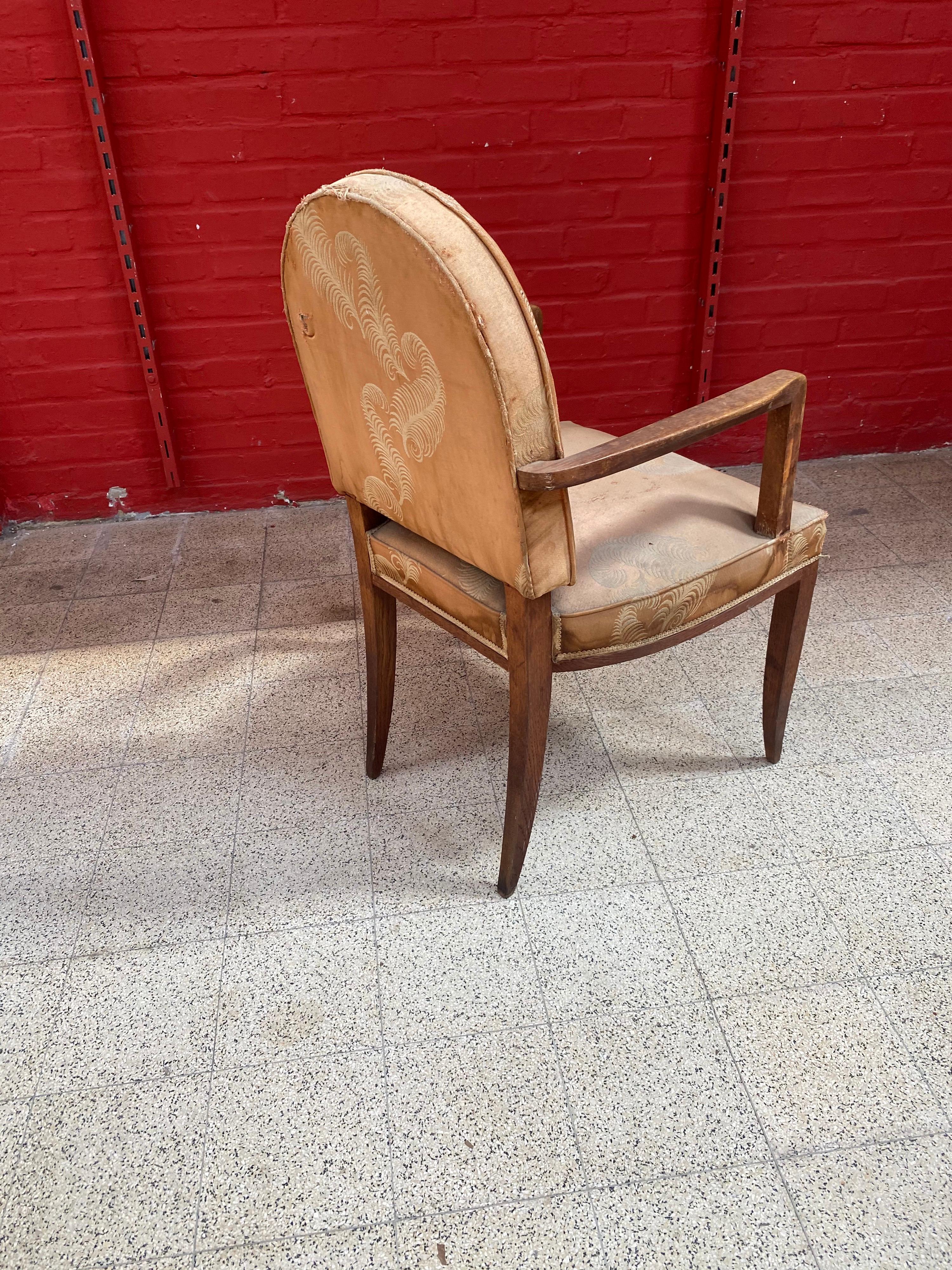 Elegant Art Deco Armchair in Oak, circa 1930  For Sale 3