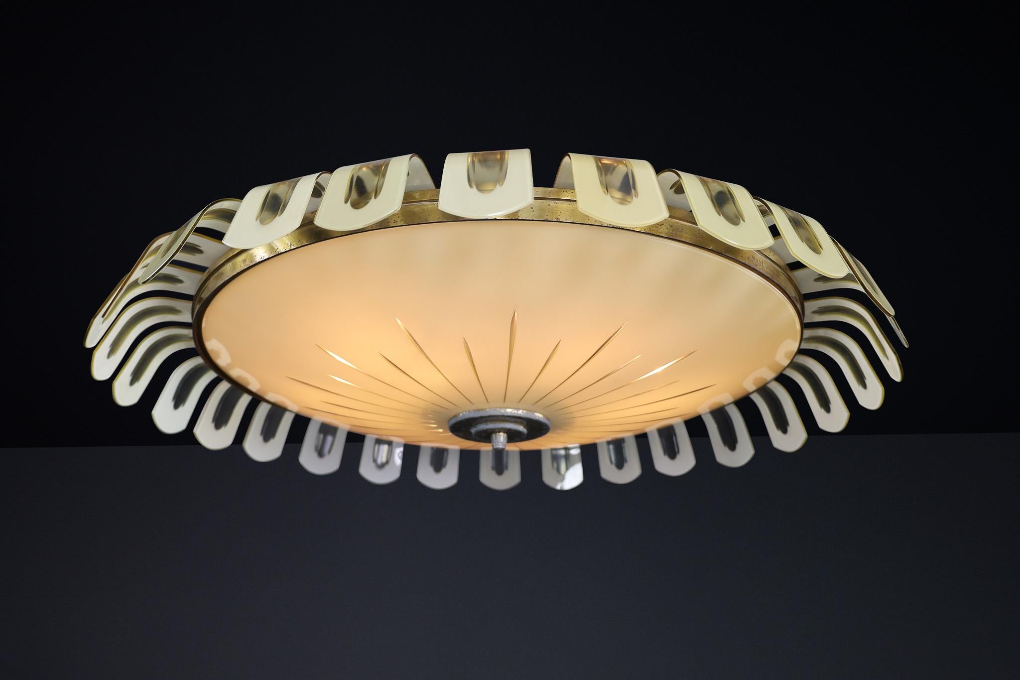 Elegant Art Deco Brass and Green Opaline Glass Chandelier, Germany 1930s For Sale 6