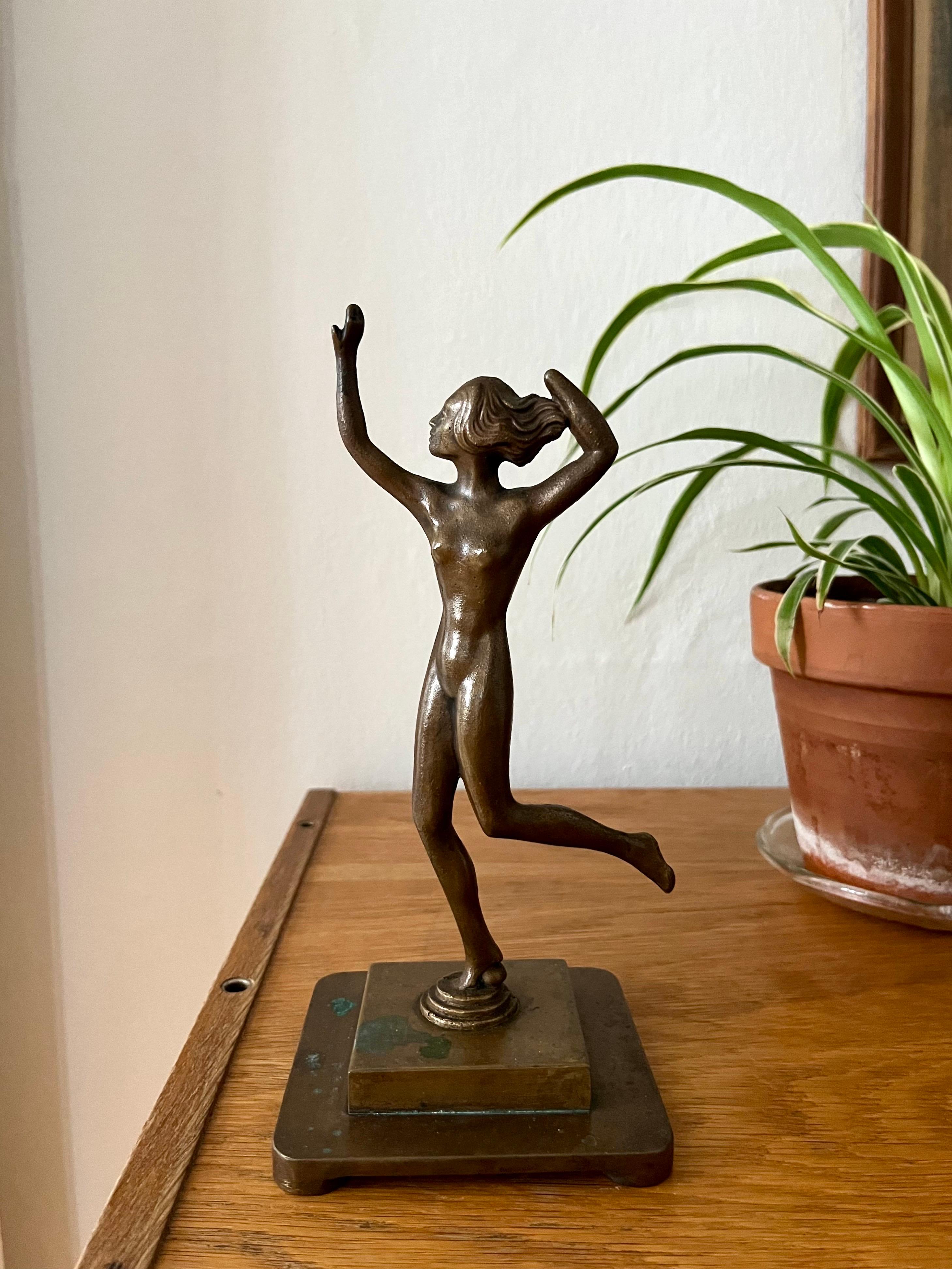 Swedish Elegant Art Deco Bronze Figure of a Dancing Woman, Sweden, 1930s For Sale