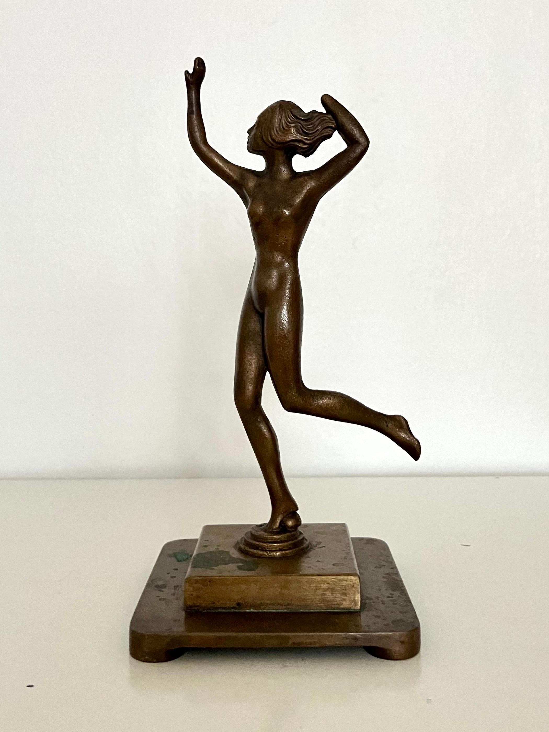 Hand-Crafted Elegant Art Deco Bronze Figure of a Dancing Woman, Sweden, 1930s For Sale