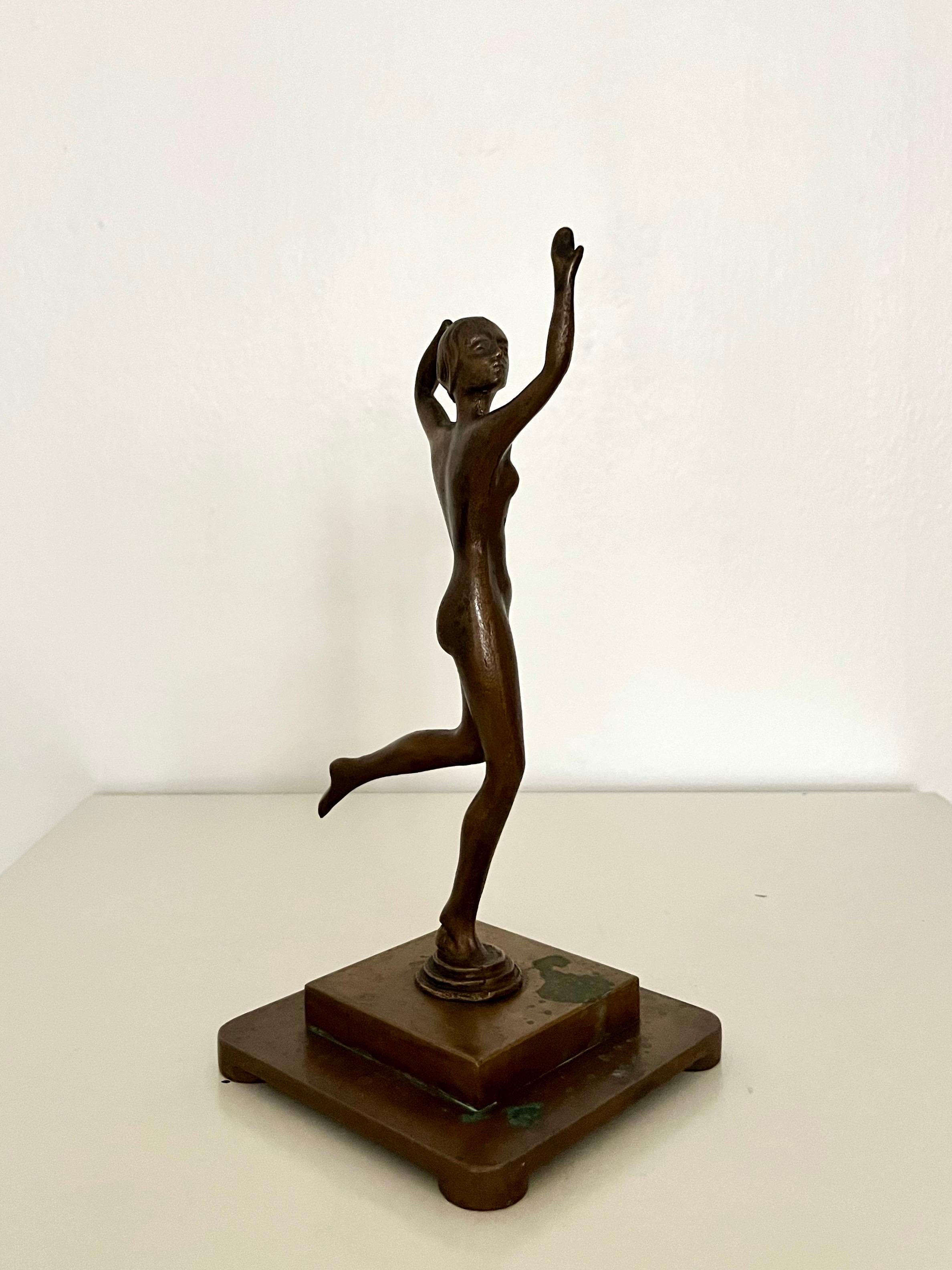 Elegant Art Deco Bronze Figure of a Dancing Woman, Sweden, 1930s For Sale 2