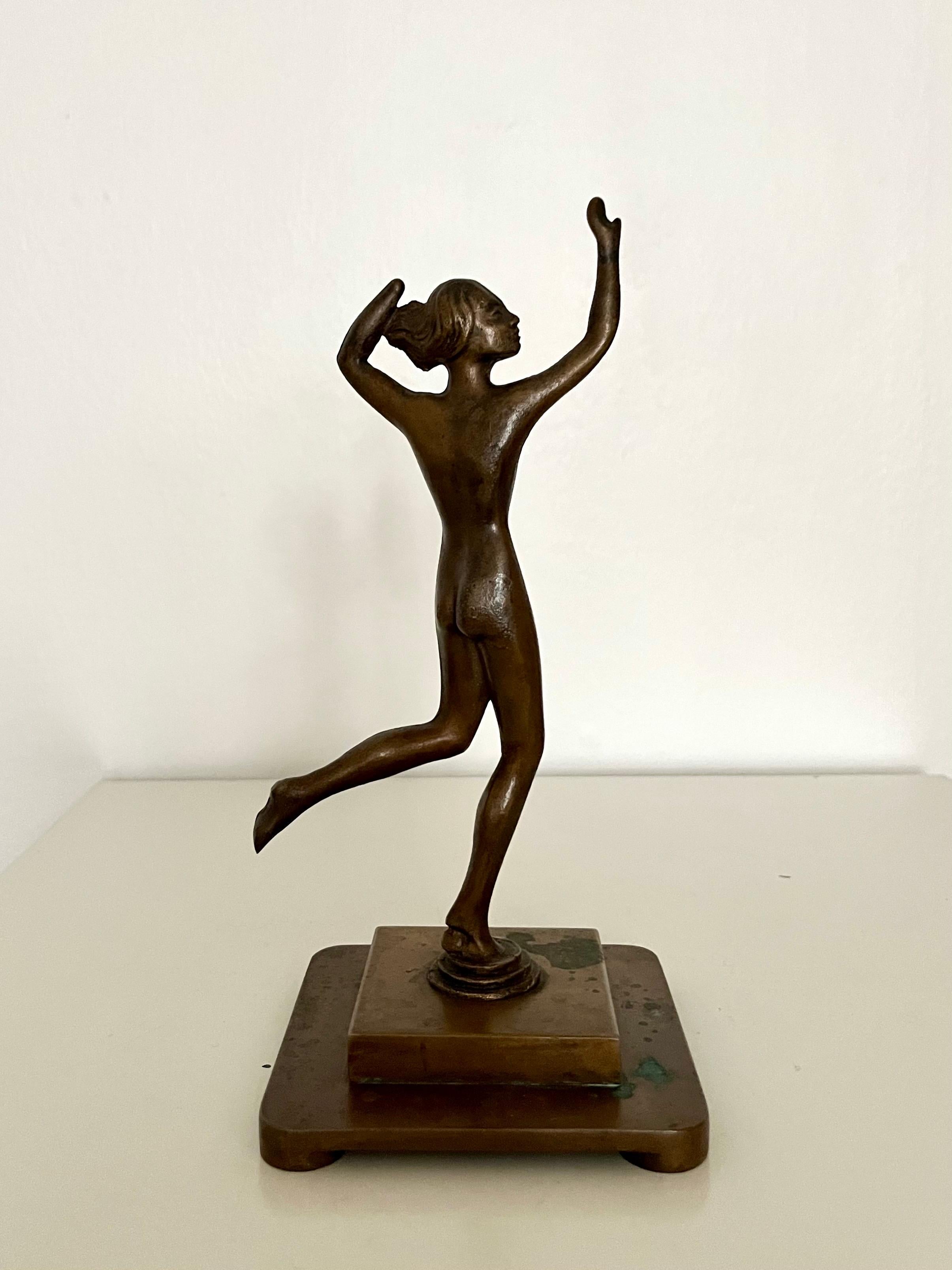Elegant Art Deco Bronze Figure of a Dancing Woman, Sweden, 1930s For Sale 3