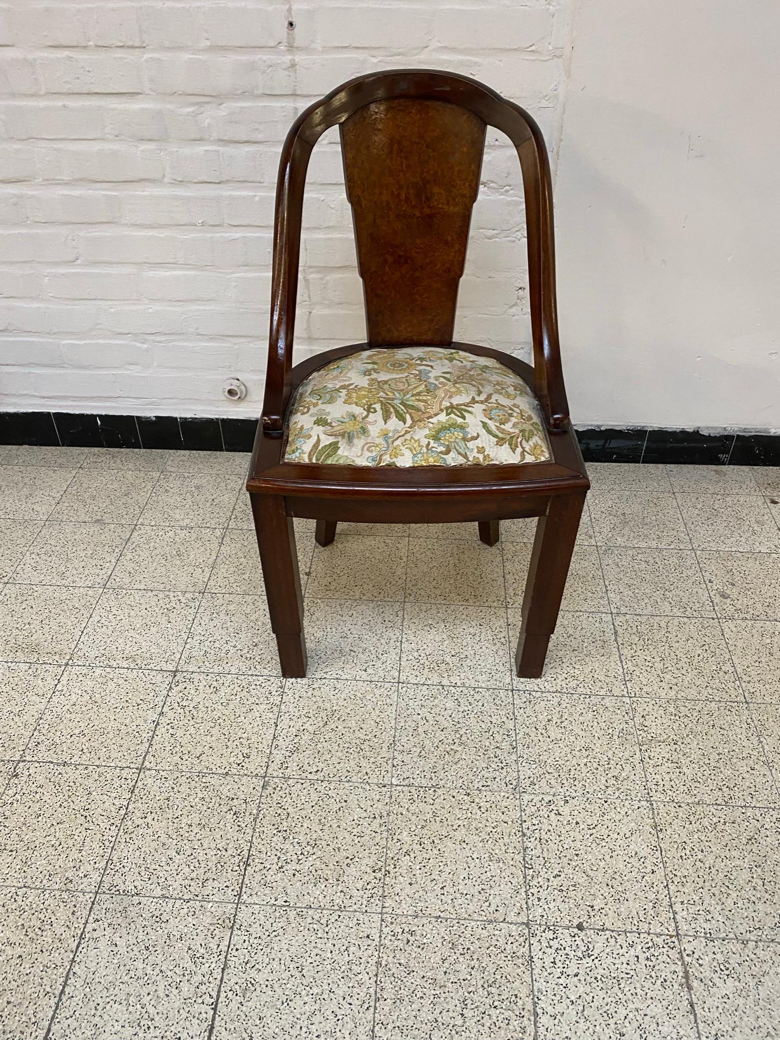 Elegante sedia Art Déco, in palissandro massiccio e radica di amboyna del 1930 circa.
 