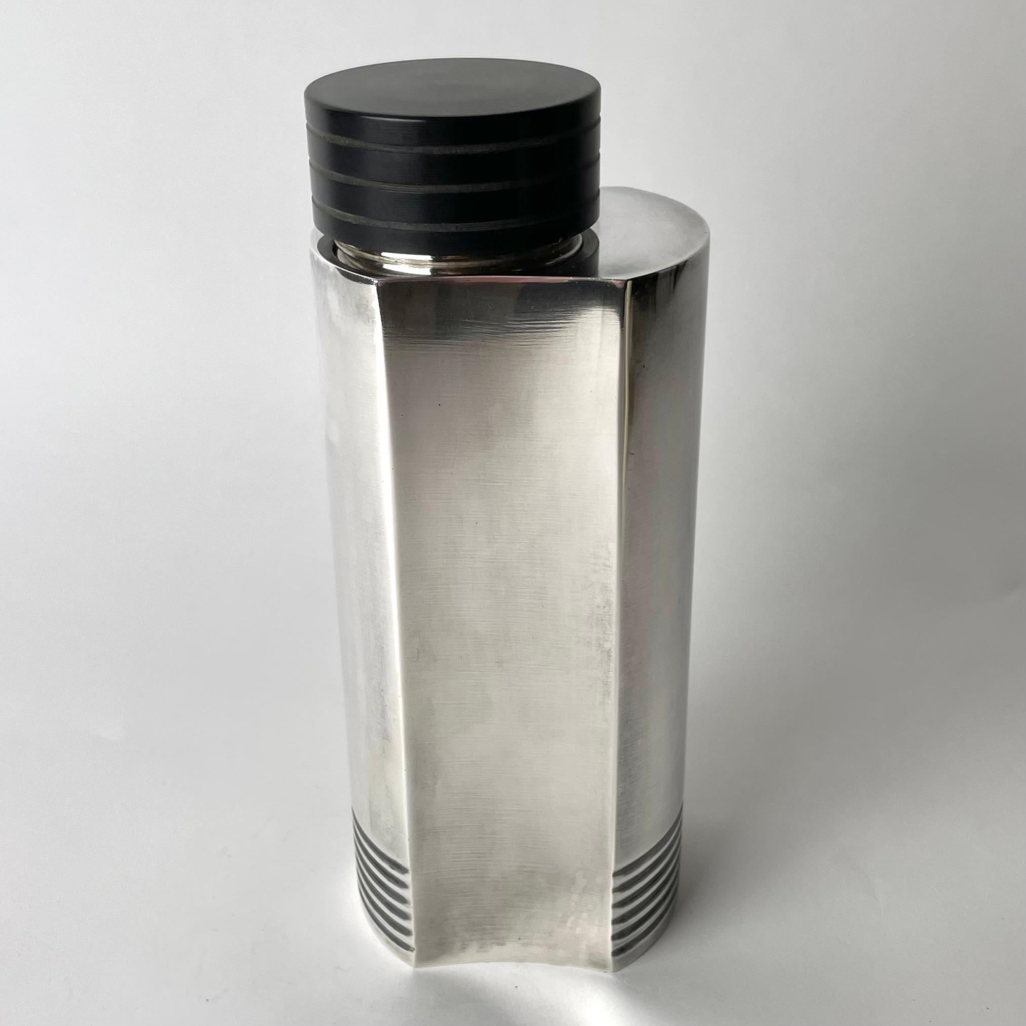 Silver Plate Elegant Art Deco Cocktail Shaker designed by Folke Arström in 1935 for GAB For Sale