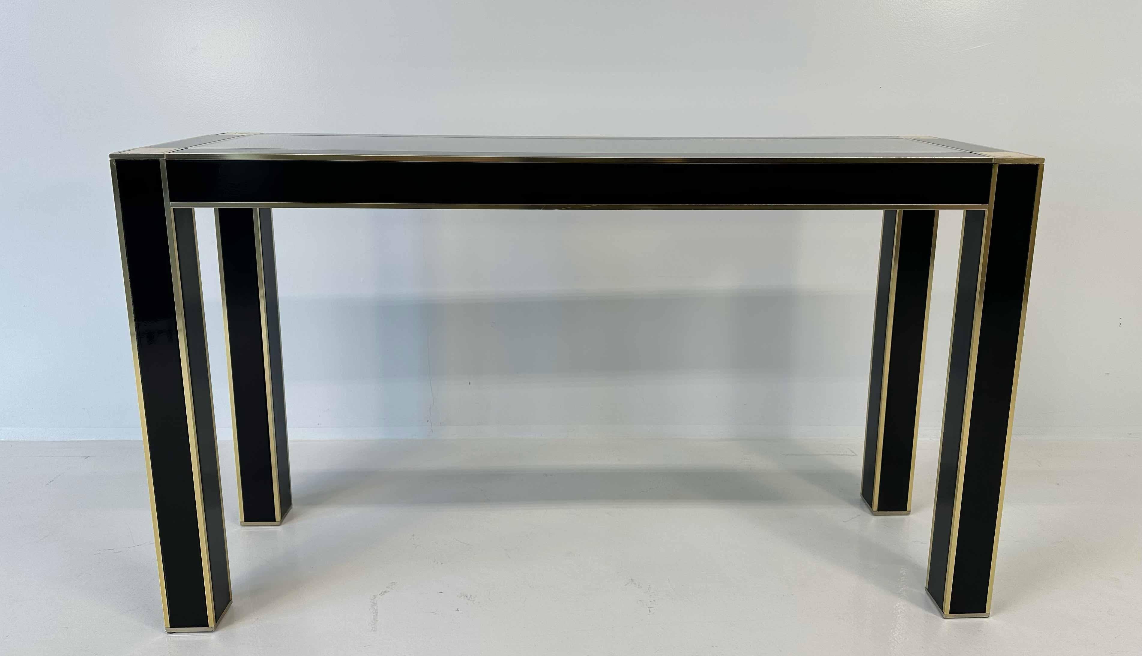 Elegant Art Deco Console Black Lacquer, Brass Trim Attr. Willy Rizzo, 1970s In Good Condition For Sale In Meda, MB