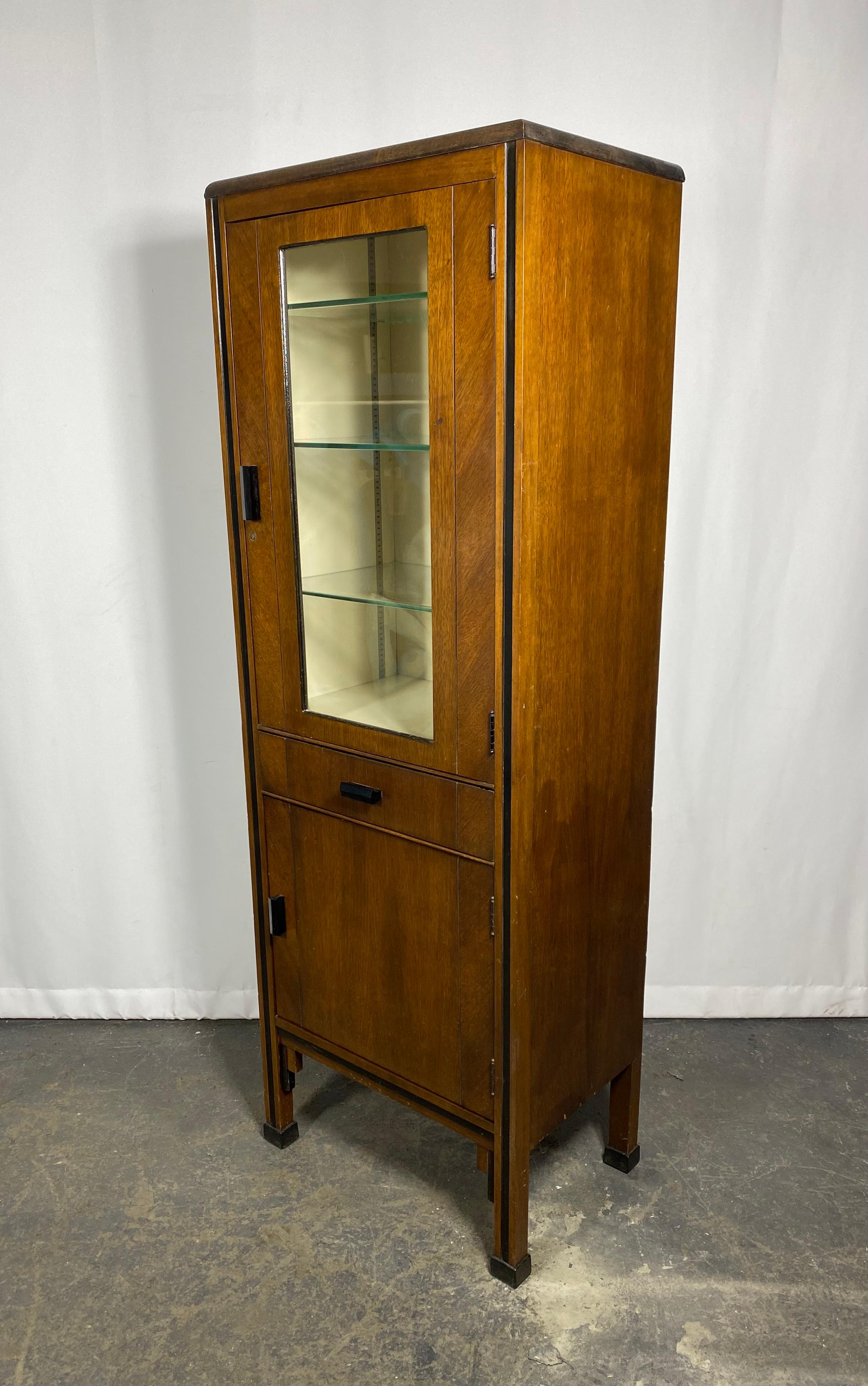 Mid-20th Century Elegant Art Deco Dental cabinet, walnut and glass, manufactured by ENOCHS For Sale