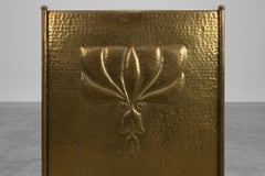 Elegant Art Deco hammered Copper Fireplace Screen, France 1920s