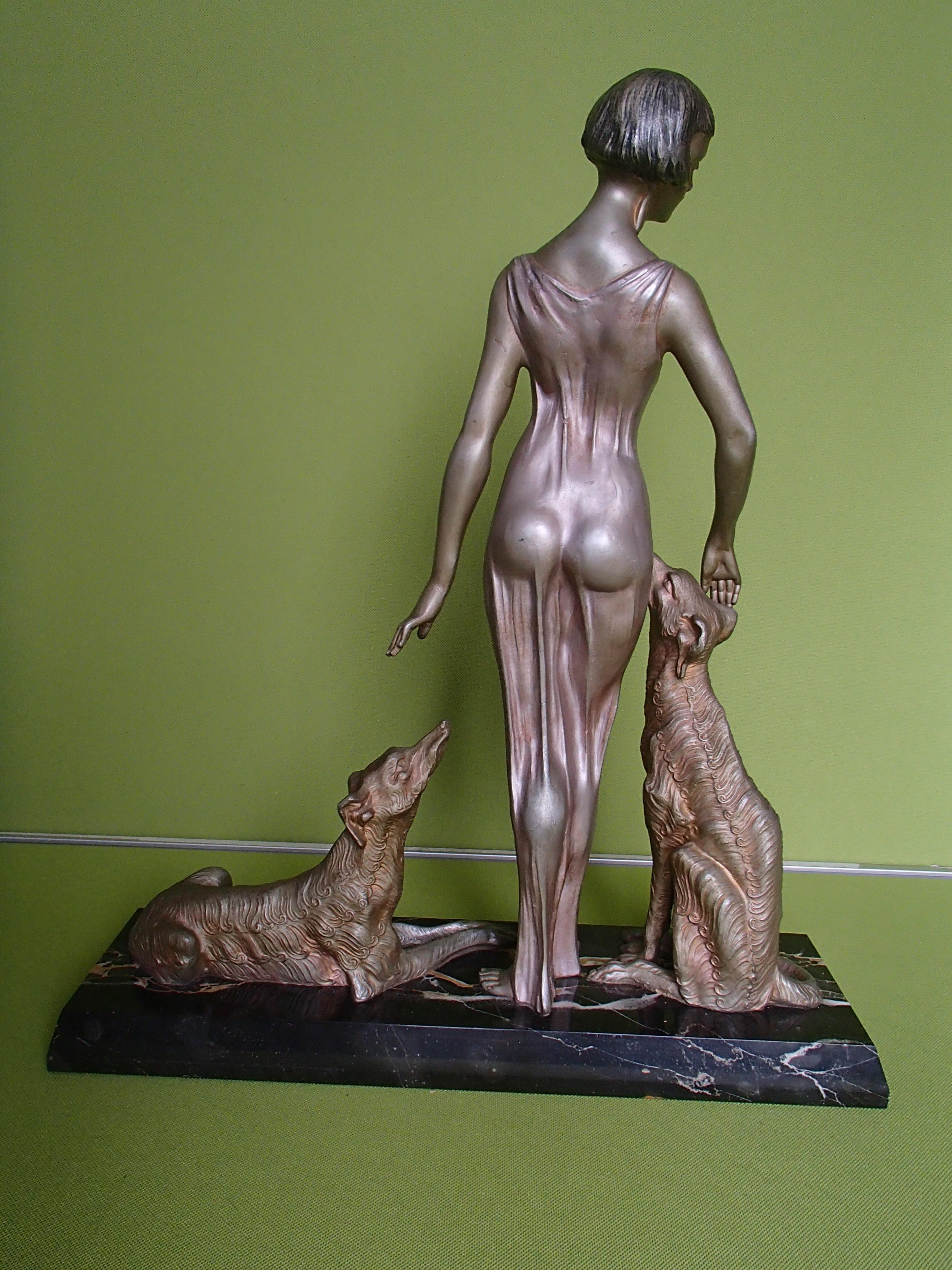 Elegant Art Deco Lady with Two Barsoi Dogs on Black Marble by Limousin In Good Condition In Weiningen, CH